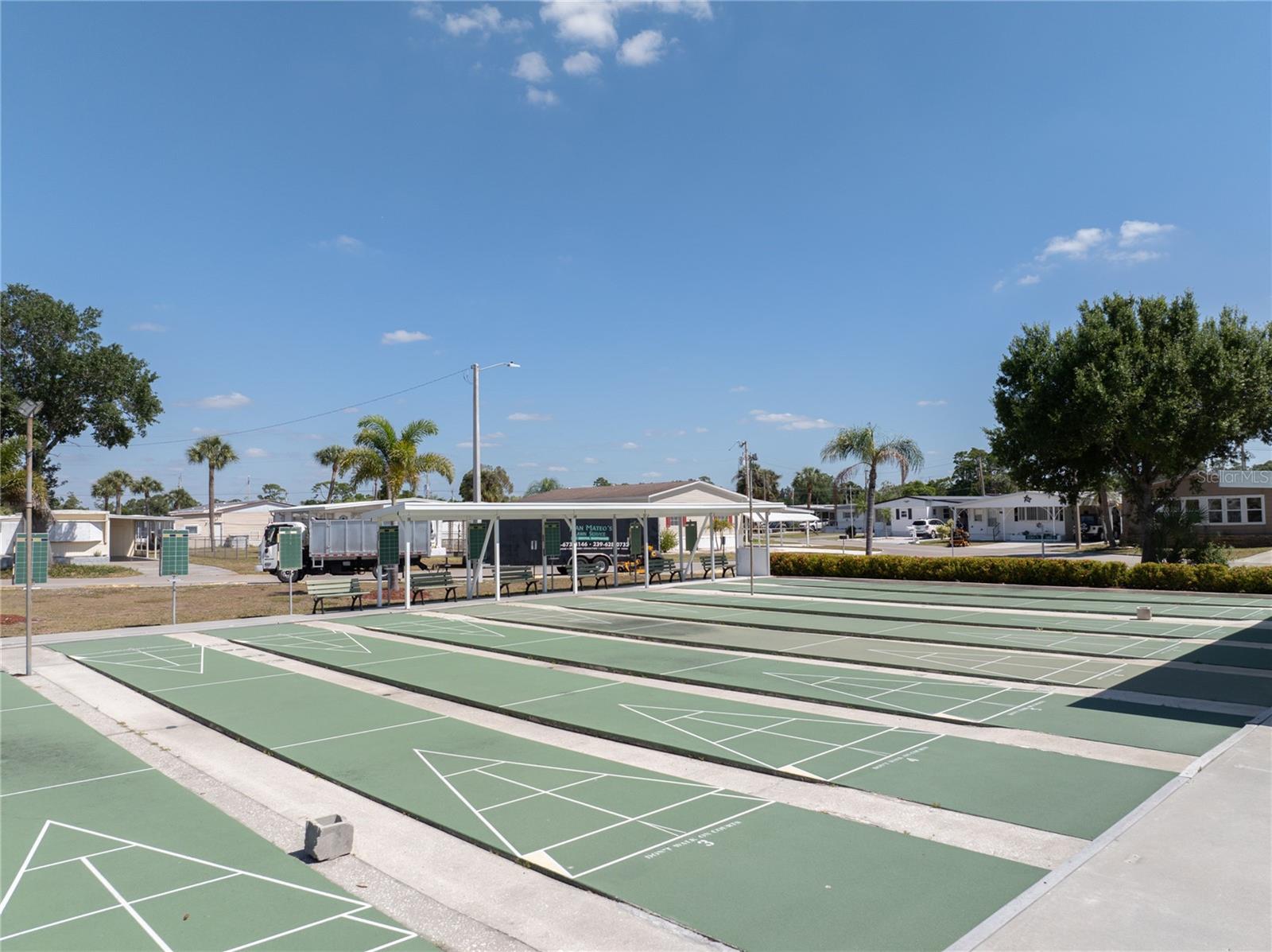 201 CARRIAGE LN, NORTH FORT MYERS, FL, 33917