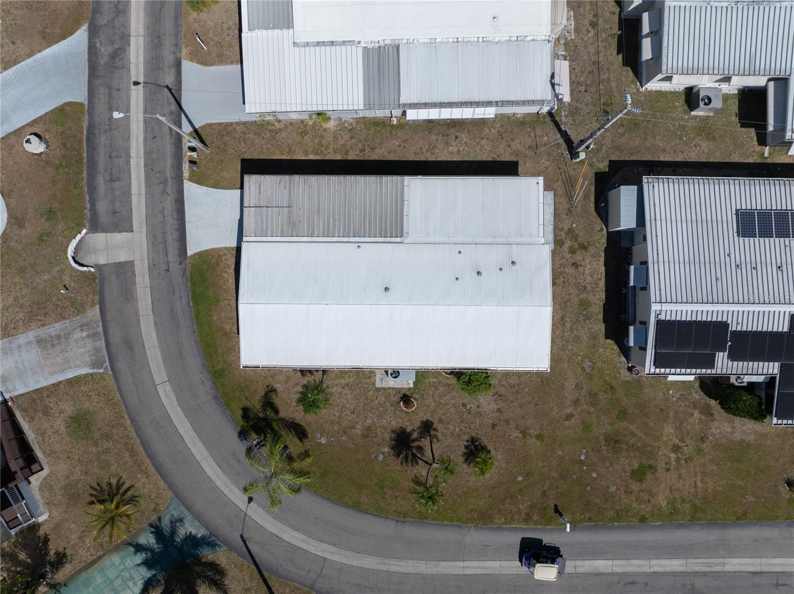 201 CARRIAGE LN, NORTH FORT MYERS, FL, 33917