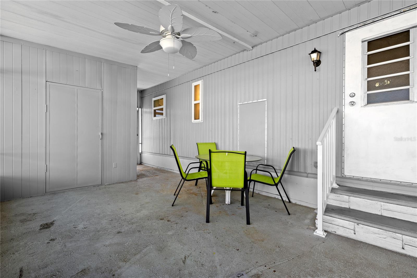 201 CARRIAGE LN, NORTH FORT MYERS, FL, 33917