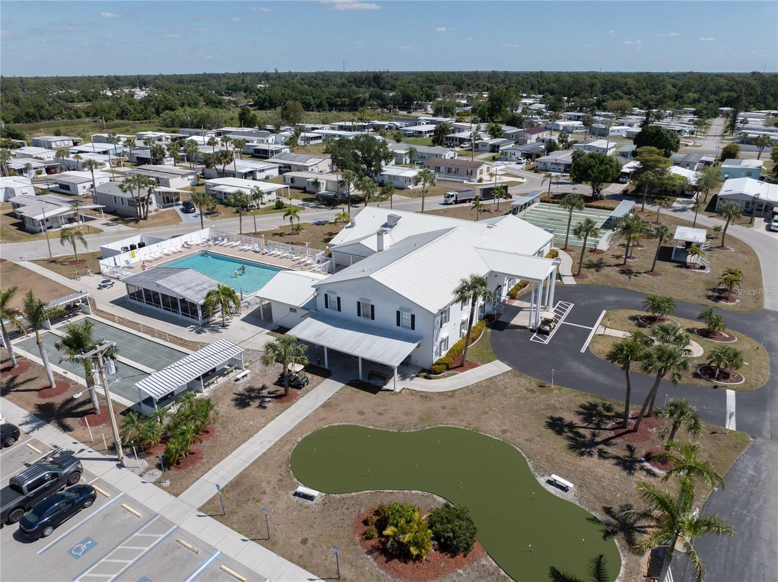 201 CARRIAGE LN, NORTH FORT MYERS, FL, 33917