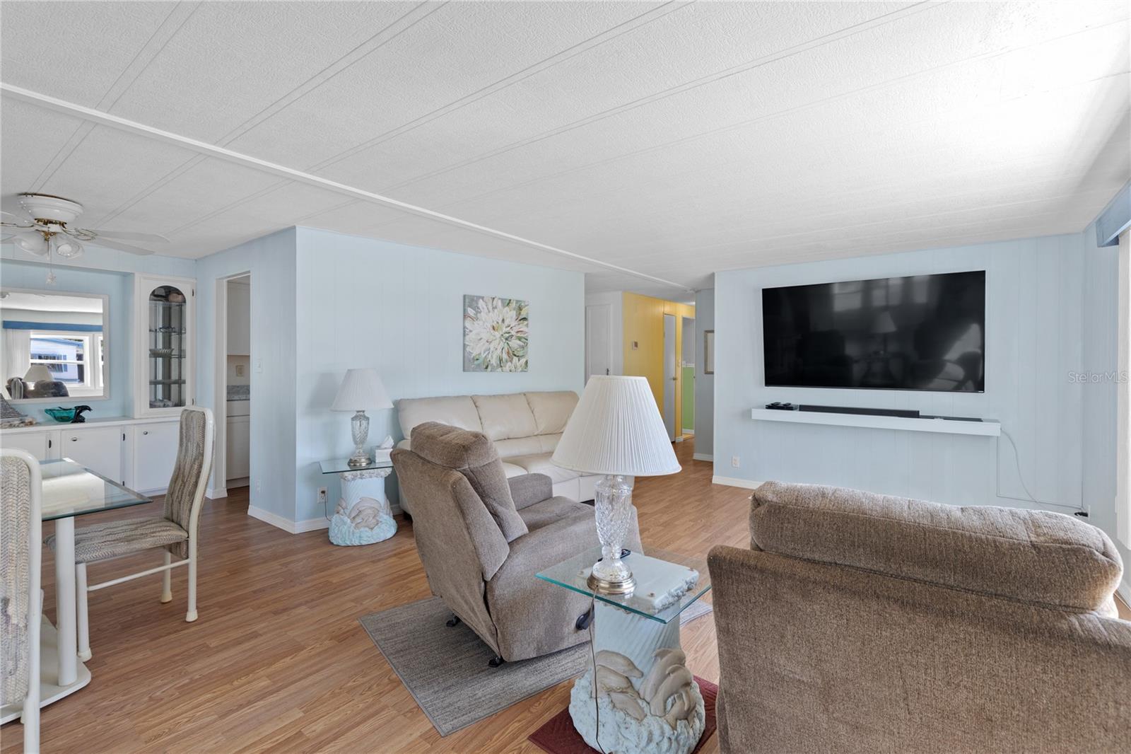 201 CARRIAGE LN, NORTH FORT MYERS, FL, 33917