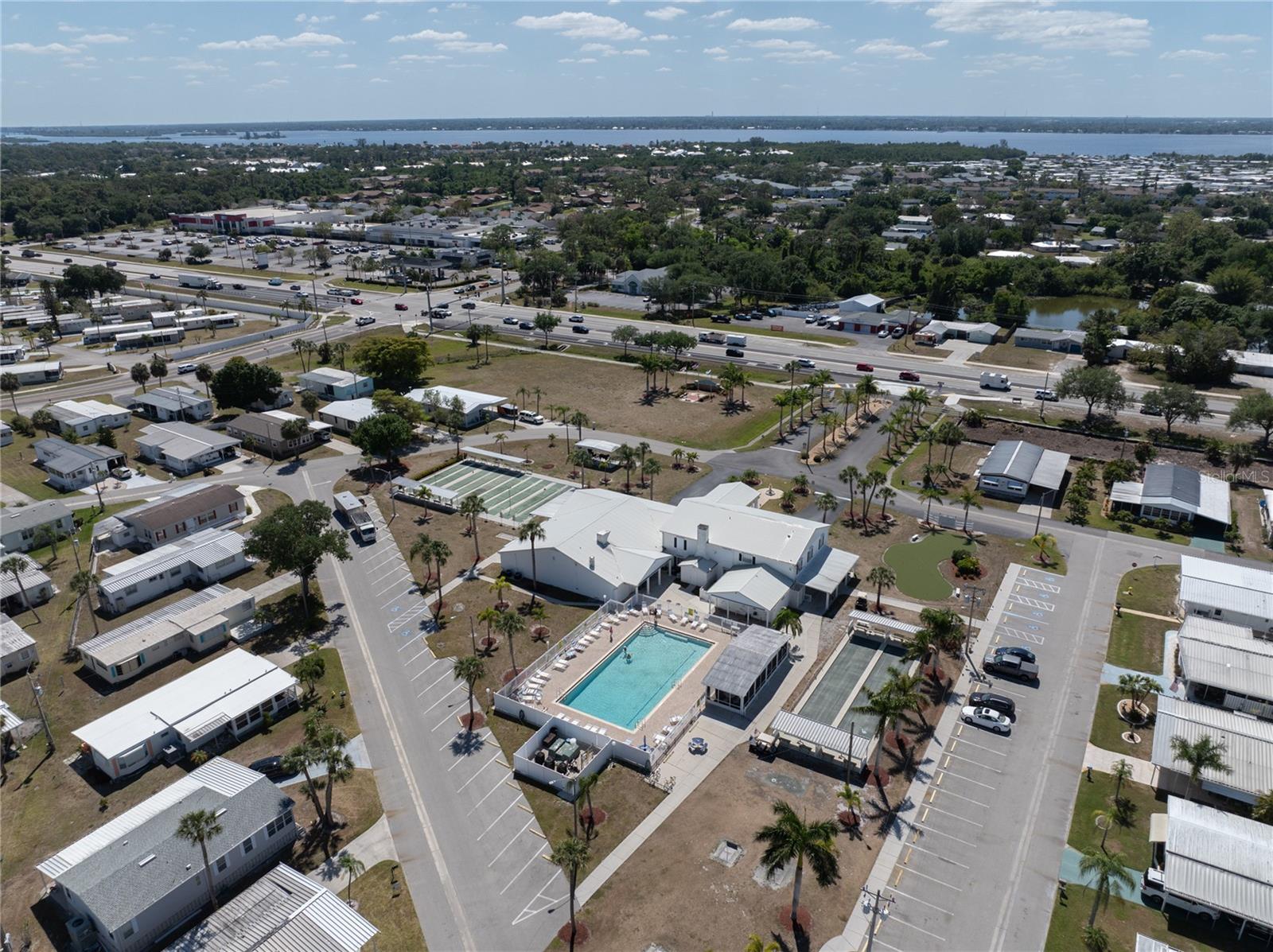 201 CARRIAGE LN, NORTH FORT MYERS, FL, 33917