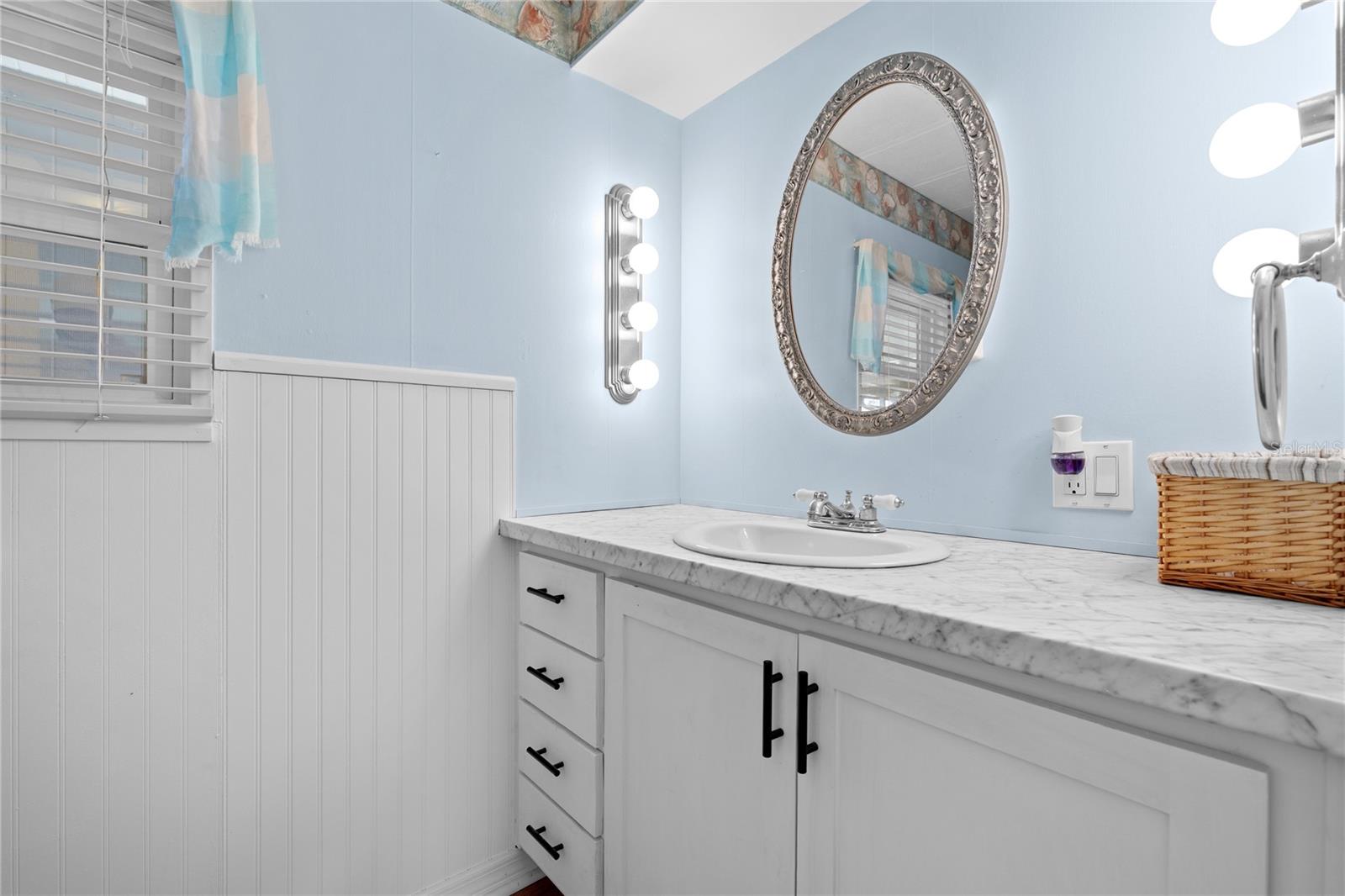 201 CARRIAGE LN, NORTH FORT MYERS, FL, 33917