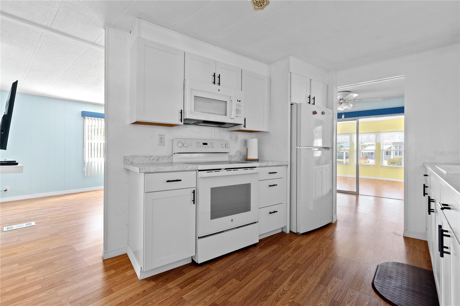 201 CARRIAGE LN, NORTH FORT MYERS, FL, 33917