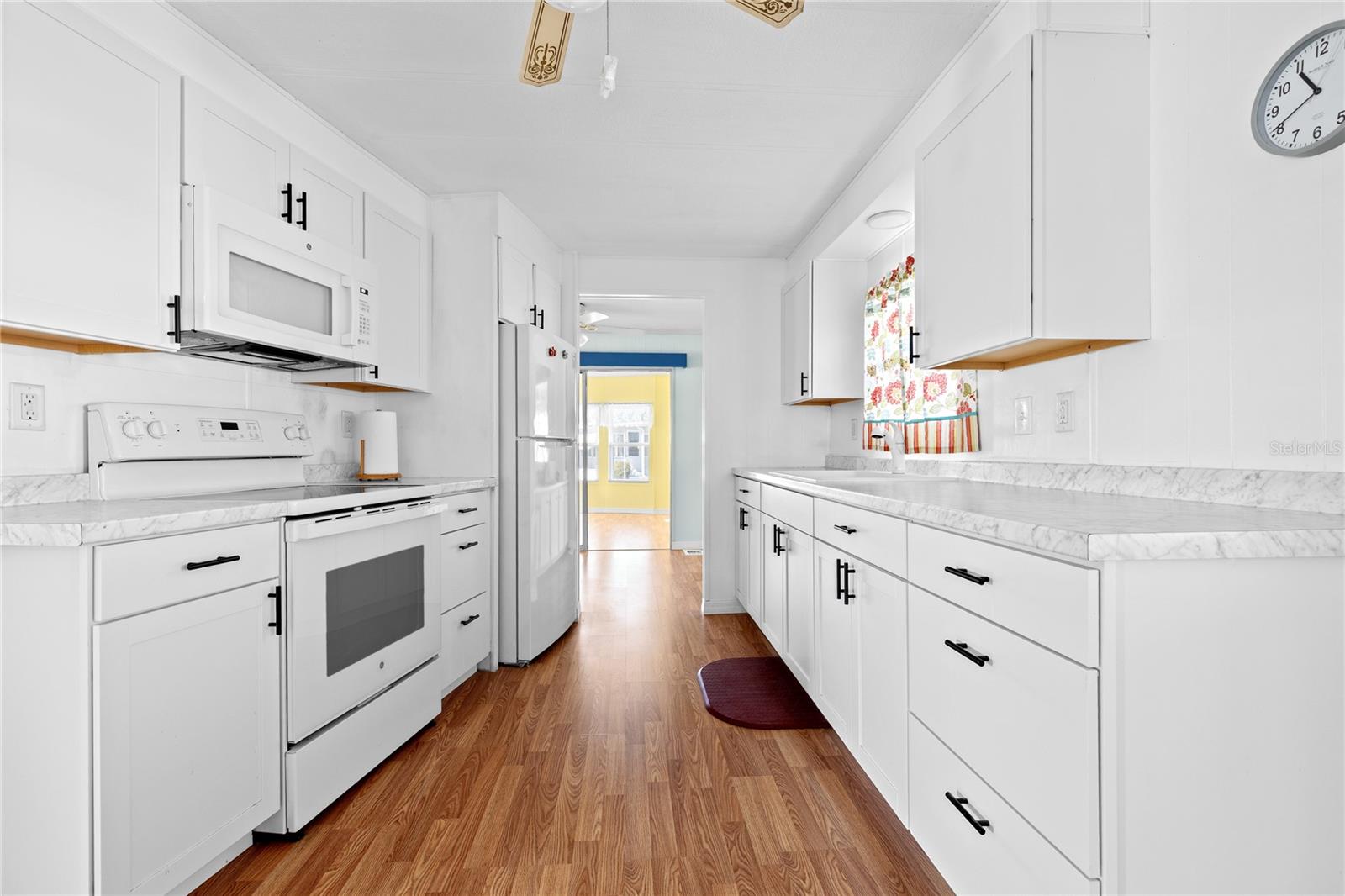 201 CARRIAGE LN, NORTH FORT MYERS, FL, 33917