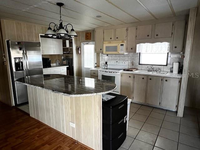 606 CYPRUS CT, BRADENTON, FL, 34207