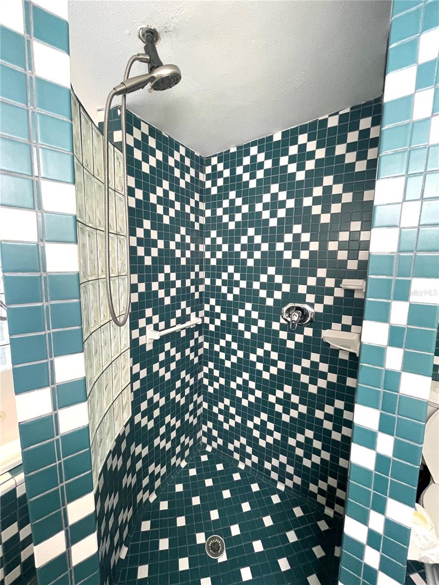 10210 122ND AVE, LARGO, FL, 33773