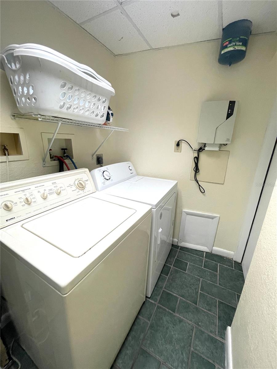 10210 122ND AVE, LARGO, FL, 33773