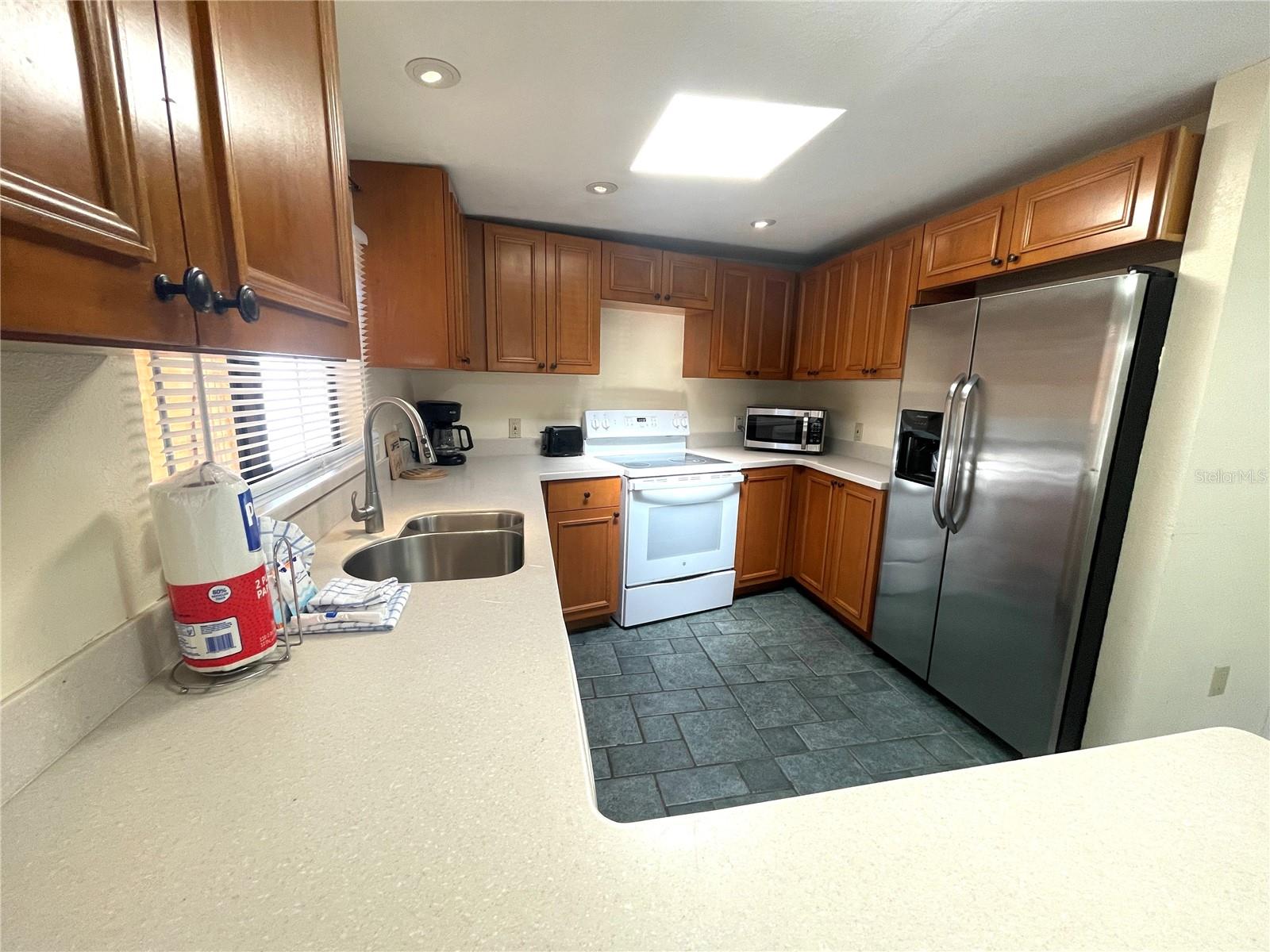 10210 122ND AVE, LARGO, FL, 33773