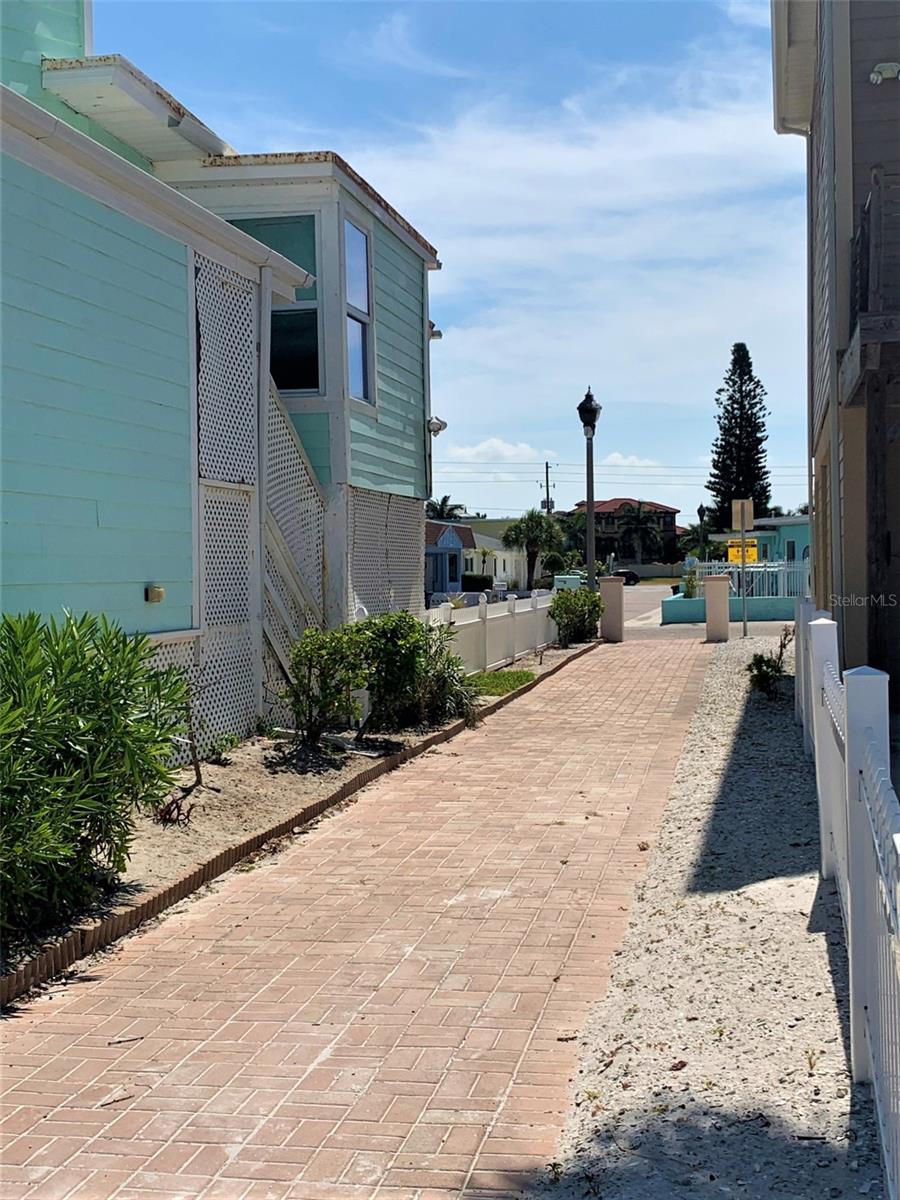 17688 GULF BLVD #201, REDINGTON SHORES, FL, 33708