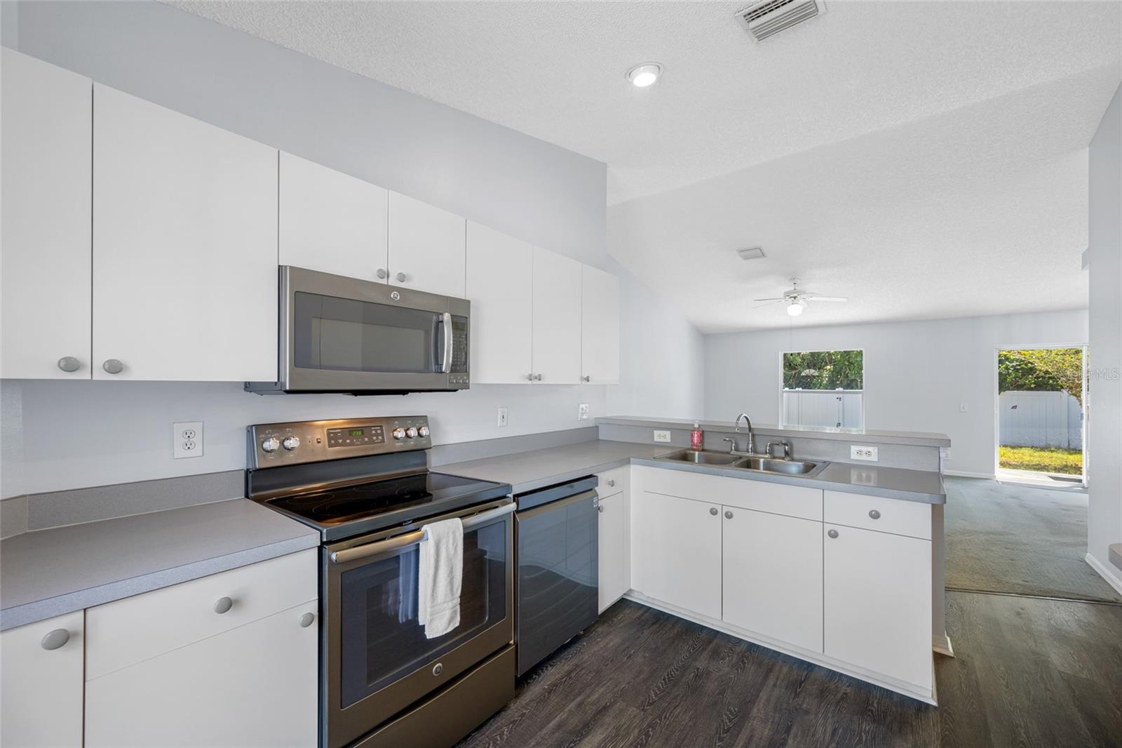 7080 NICOLE LN, LARGO, FL, 33771