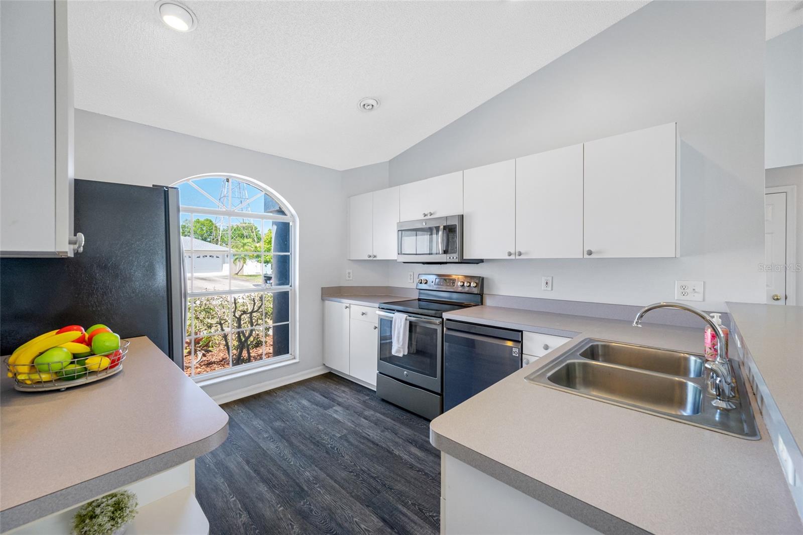 7080 NICOLE LN, LARGO, FL, 33771