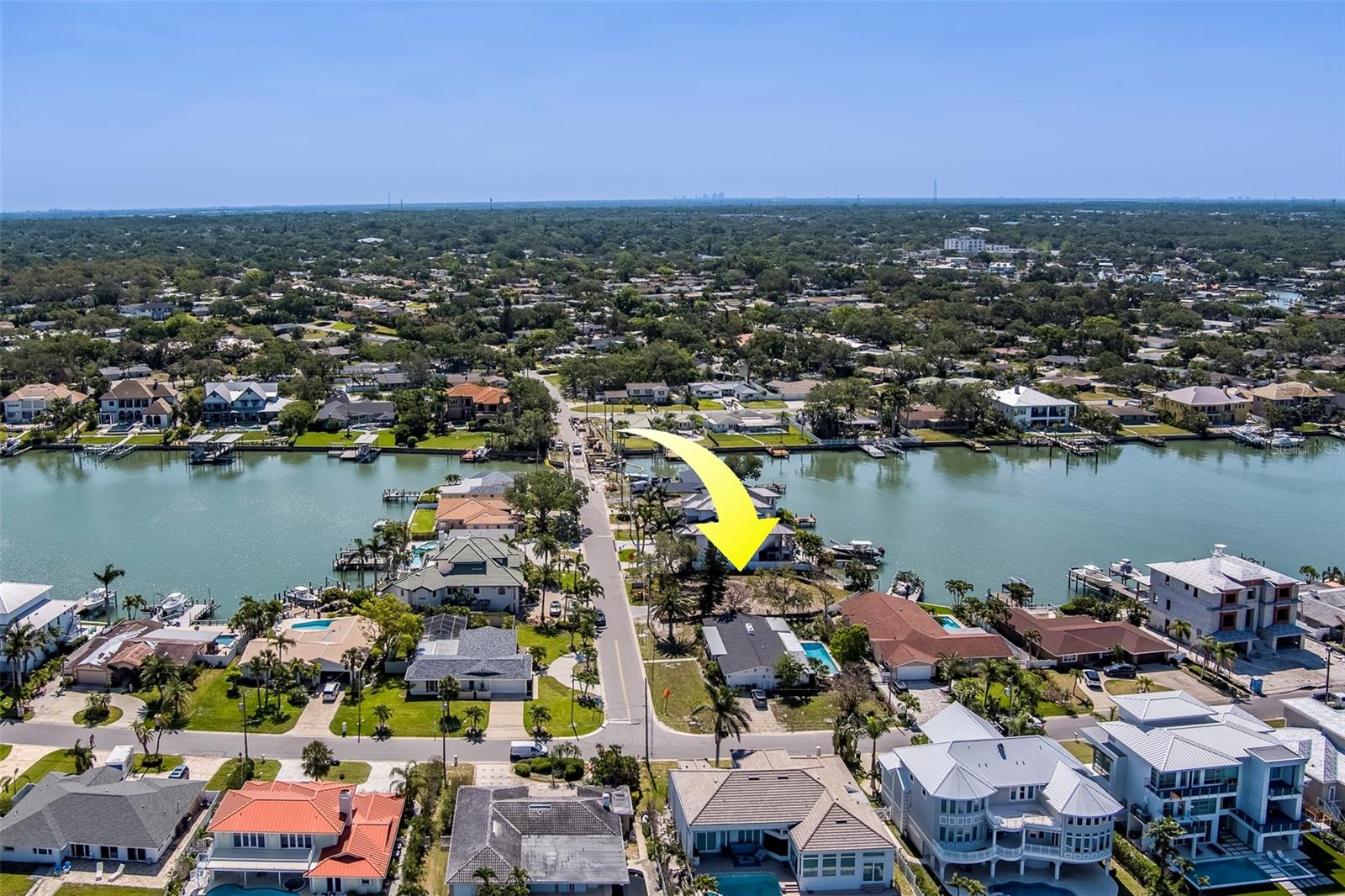 909 OAKWOOD DR, LARGO, FL, 33770