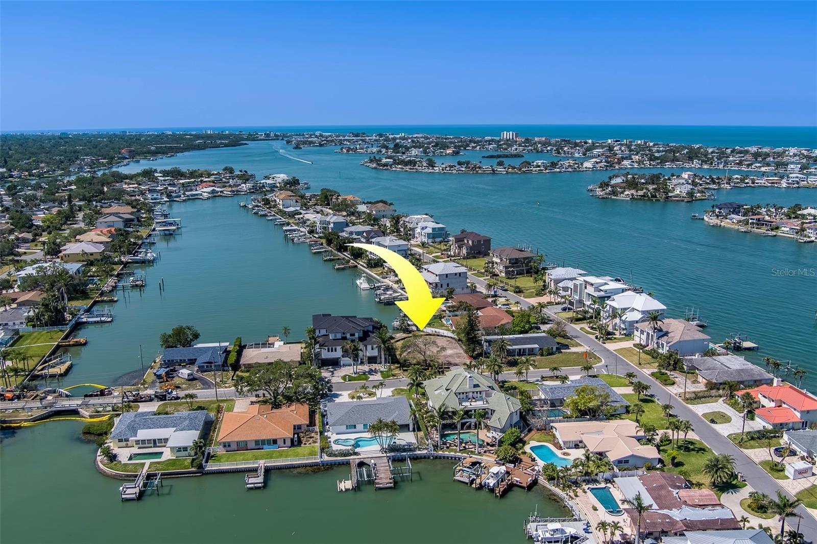 909 OAKWOOD DR, LARGO, FL, 33770