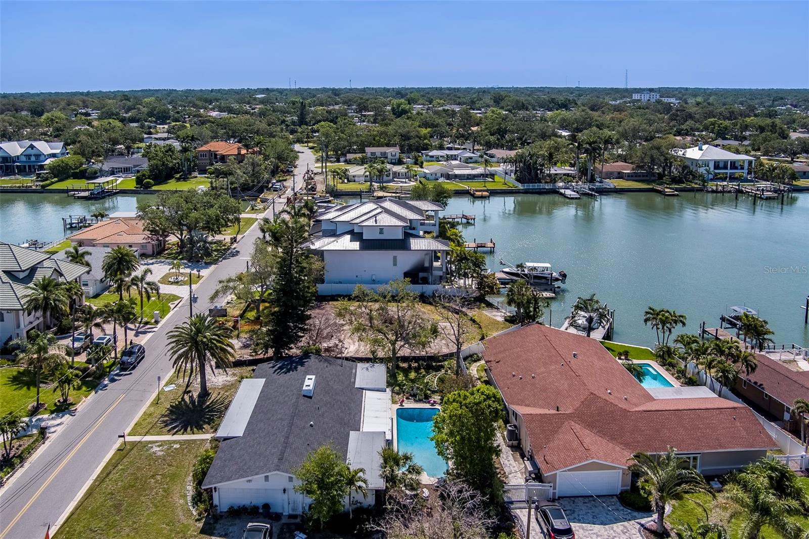 909 OAKWOOD DR, LARGO, FL, 33770