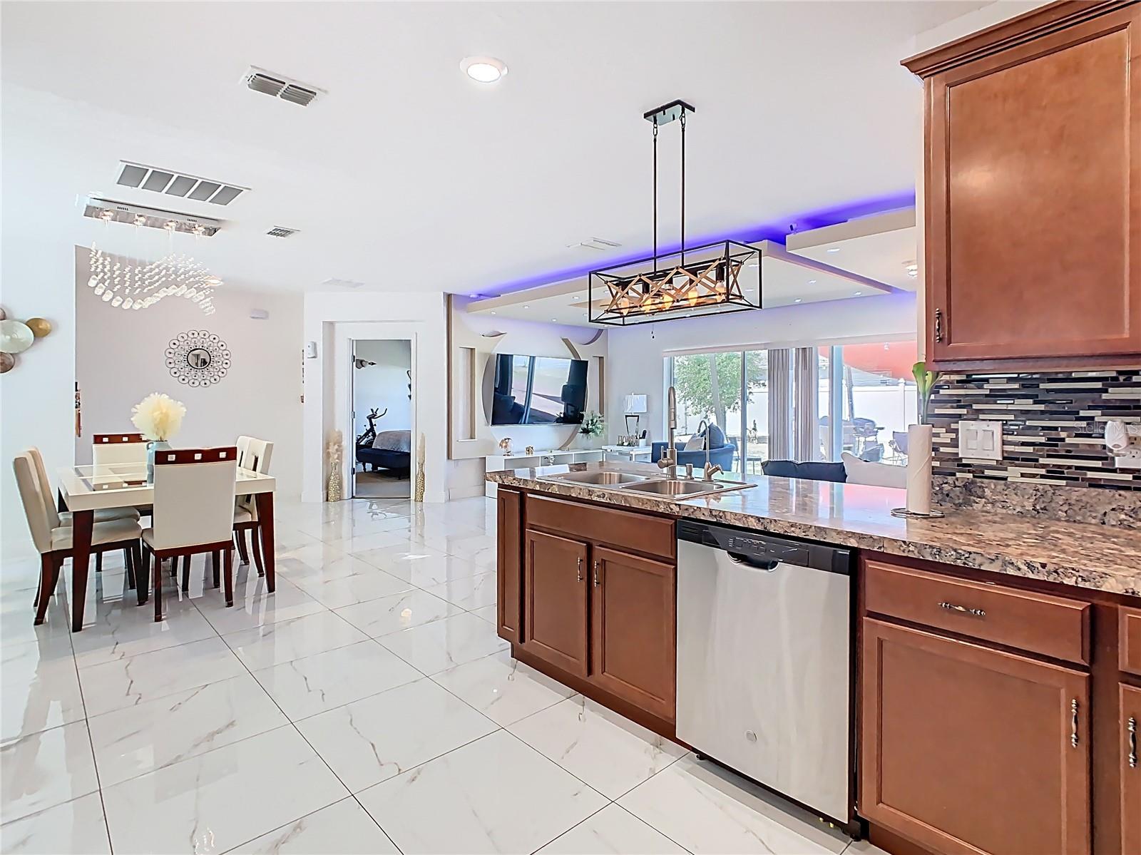 316 BLUE LAKE CIR, KISSIMMEE, FL, 34758