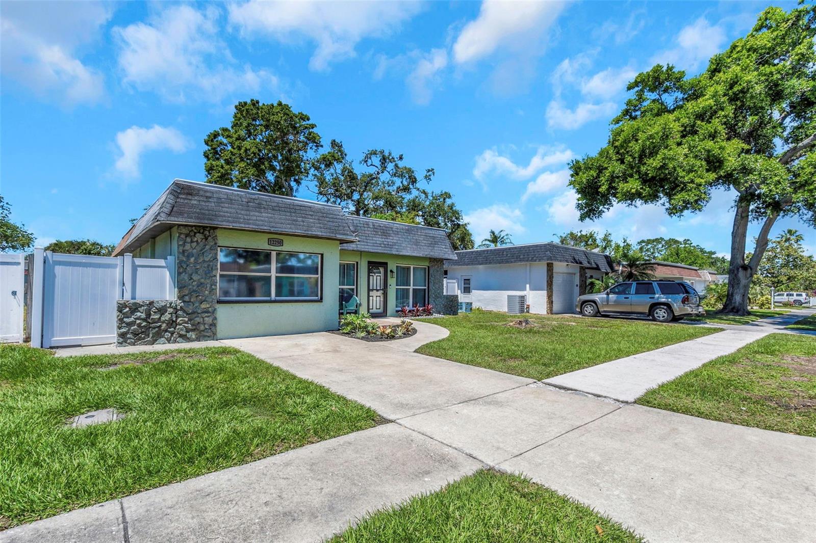 12250 MALLORY DR, LARGO, FL, 33774