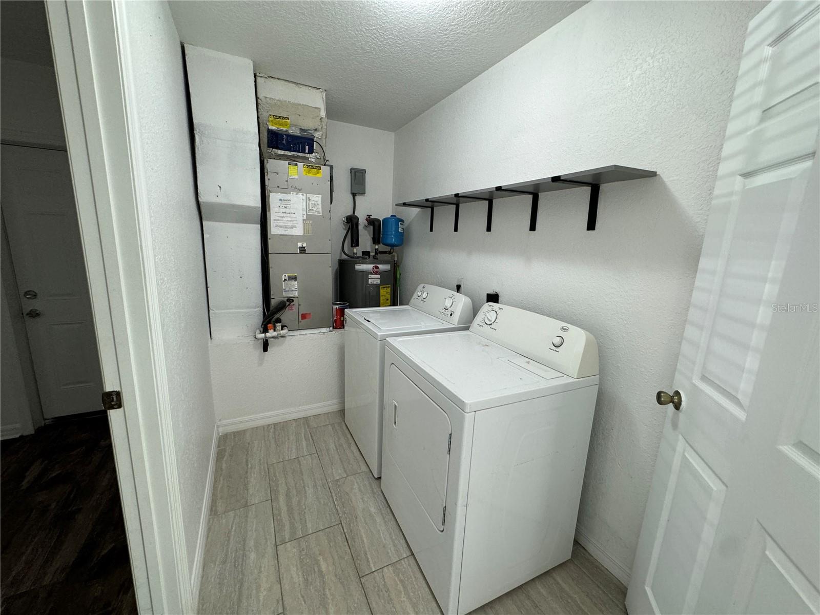 40049 PALM ST, LADY LAKE, FL, 32159