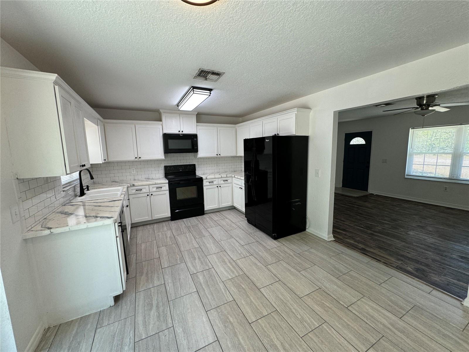 40049 PALM ST, LADY LAKE, FL, 32159