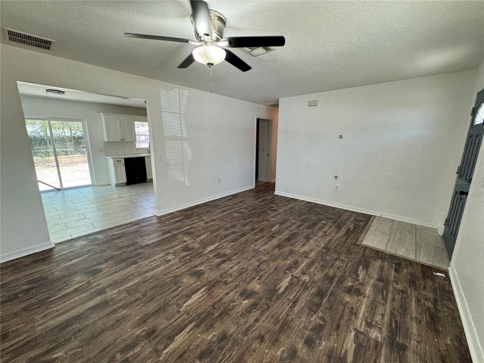 40049 PALM ST, LADY LAKE, FL, 32159