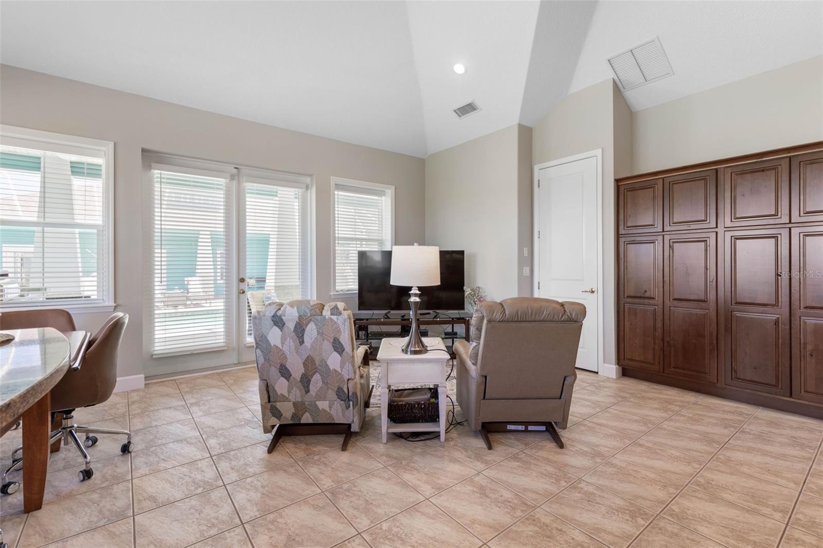 FC309079 Property Photo