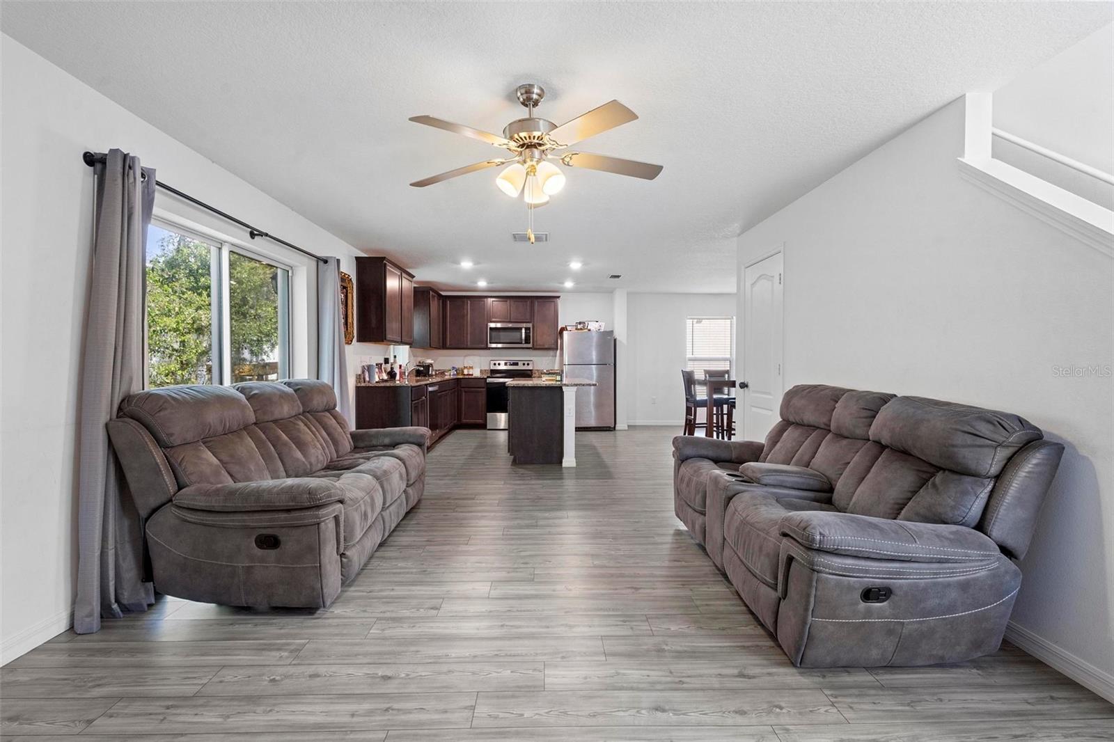 938 MANSFIELD RD, TAVARES, FL, 32778