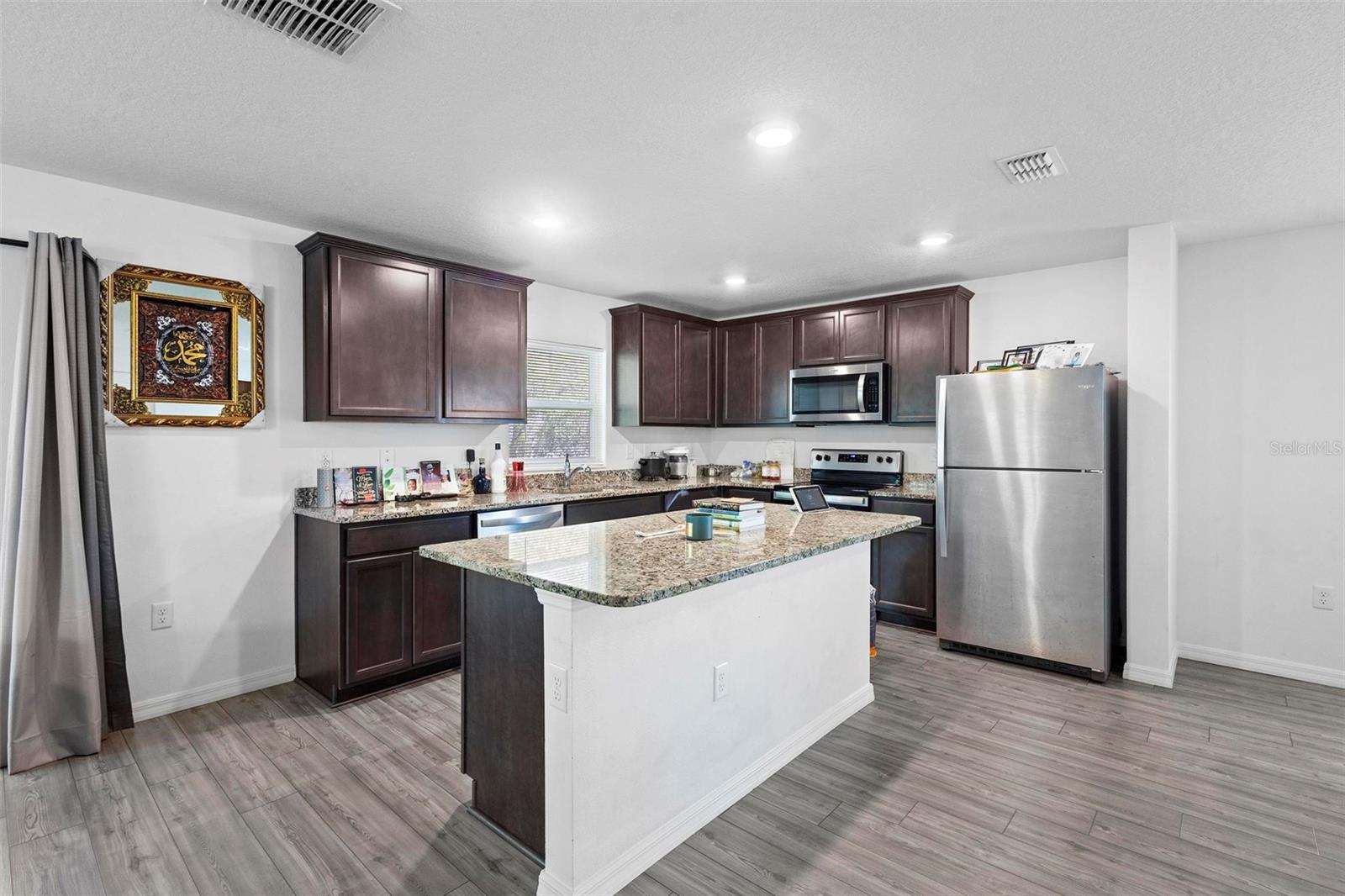 938 MANSFIELD RD, TAVARES, FL, 32778