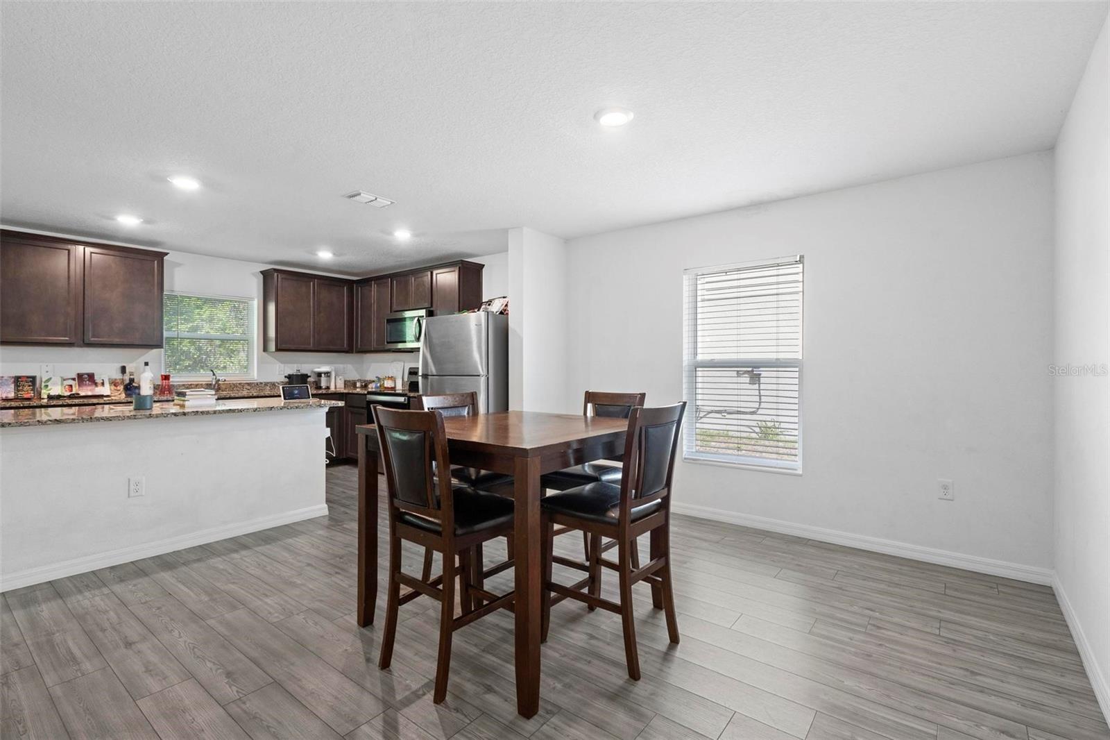 938 MANSFIELD RD, TAVARES, FL, 32778