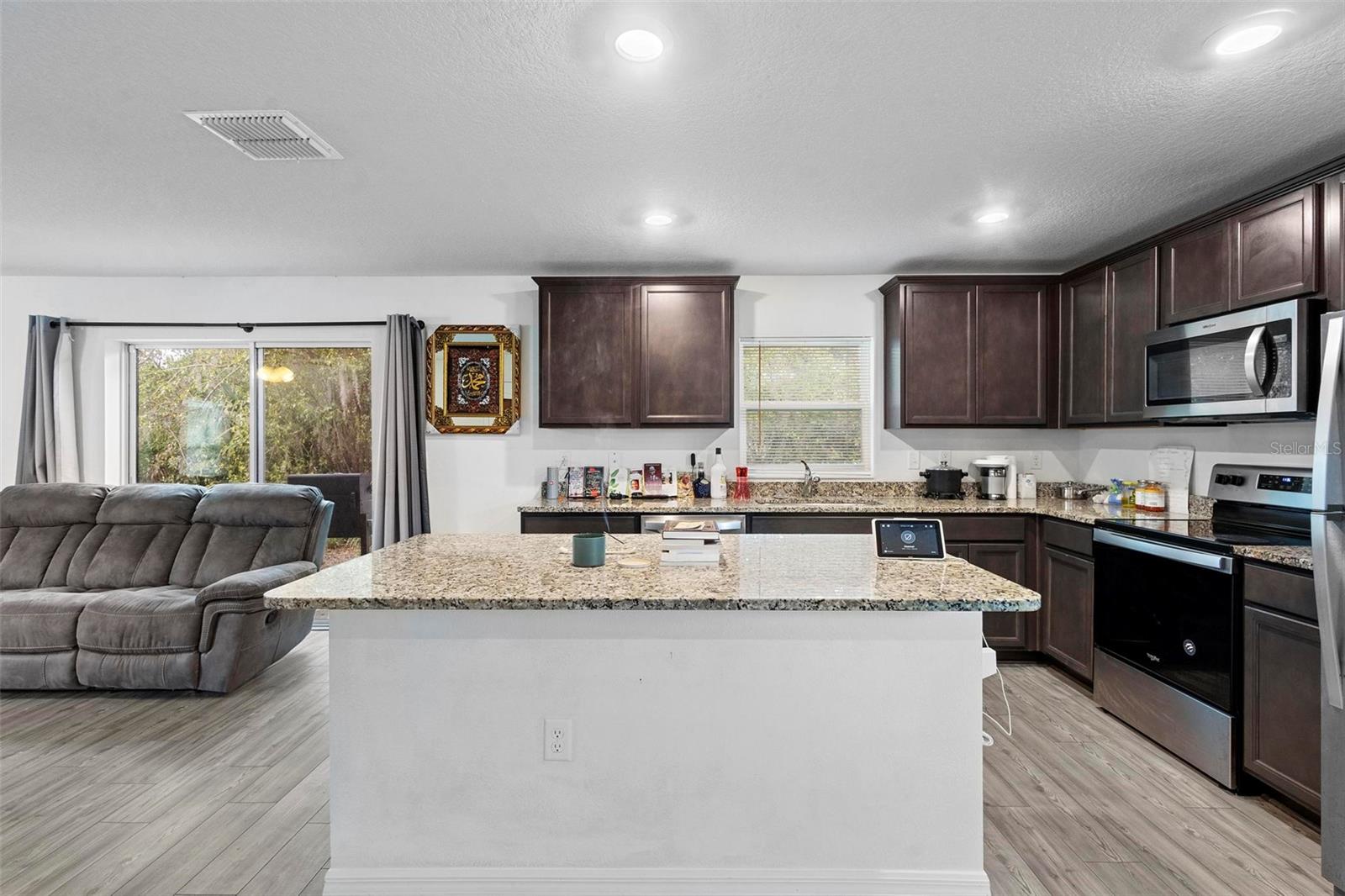 938 MANSFIELD RD, TAVARES, FL, 32778