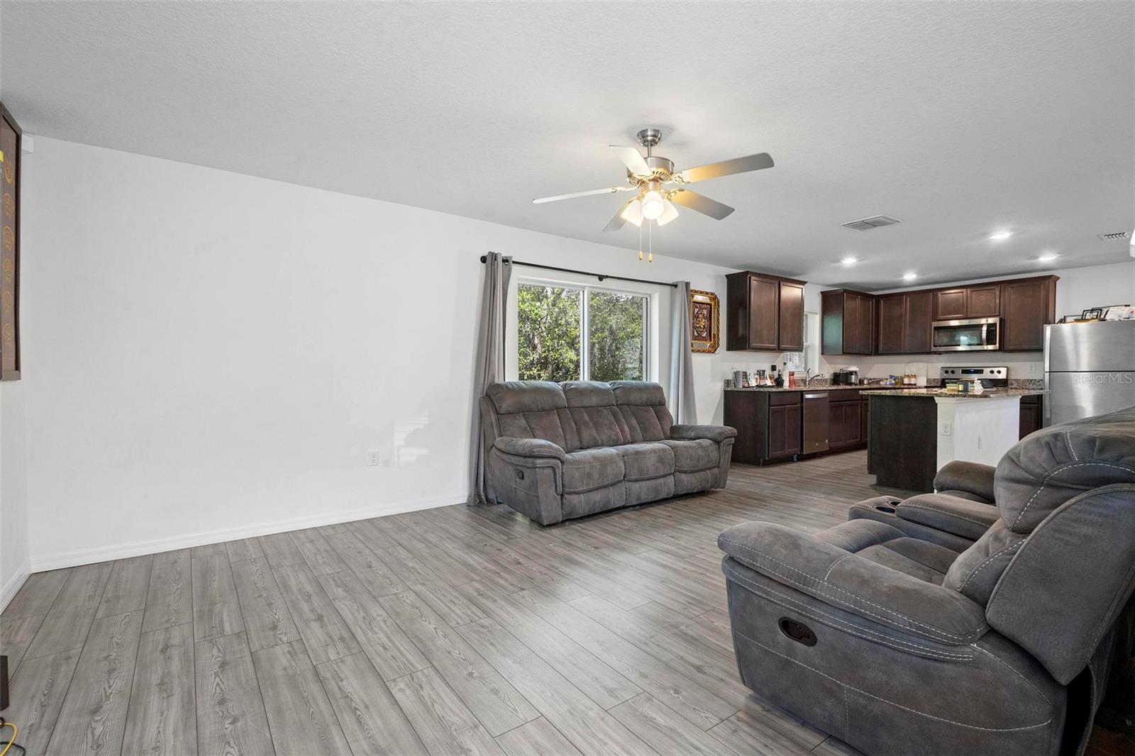 938 MANSFIELD RD, TAVARES, FL, 32778