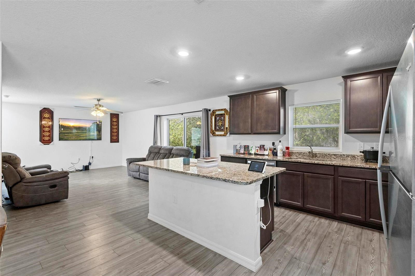 938 MANSFIELD RD, TAVARES, FL, 32778