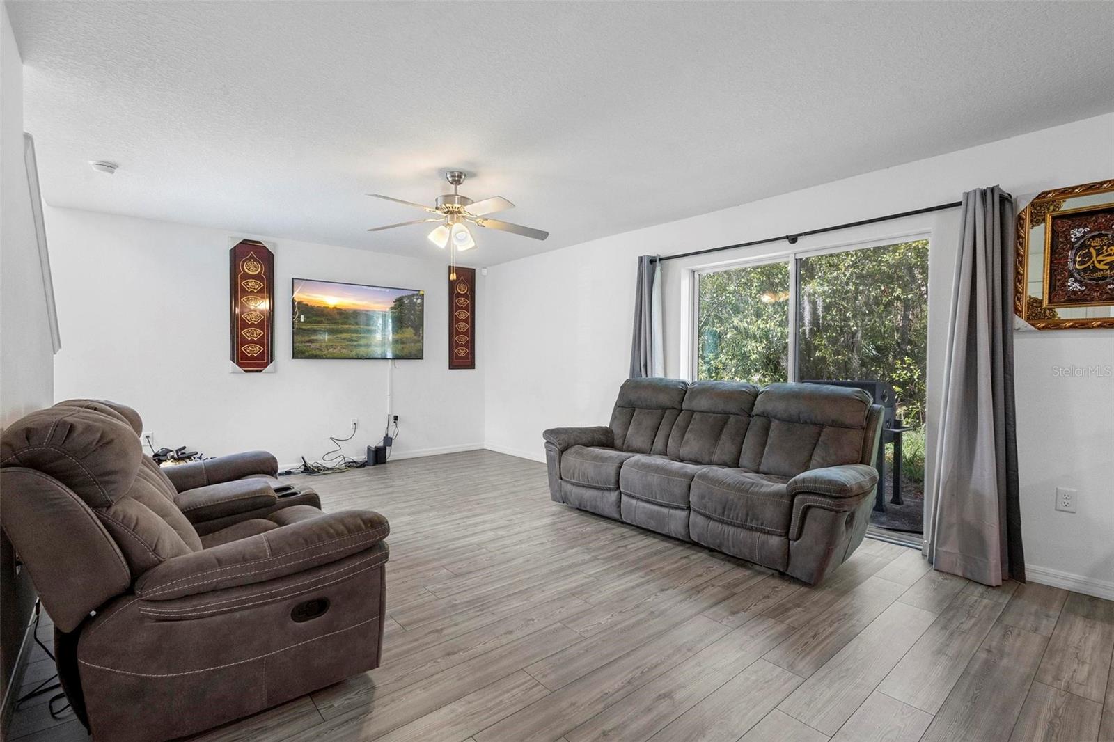 938 MANSFIELD RD, TAVARES, FL, 32778