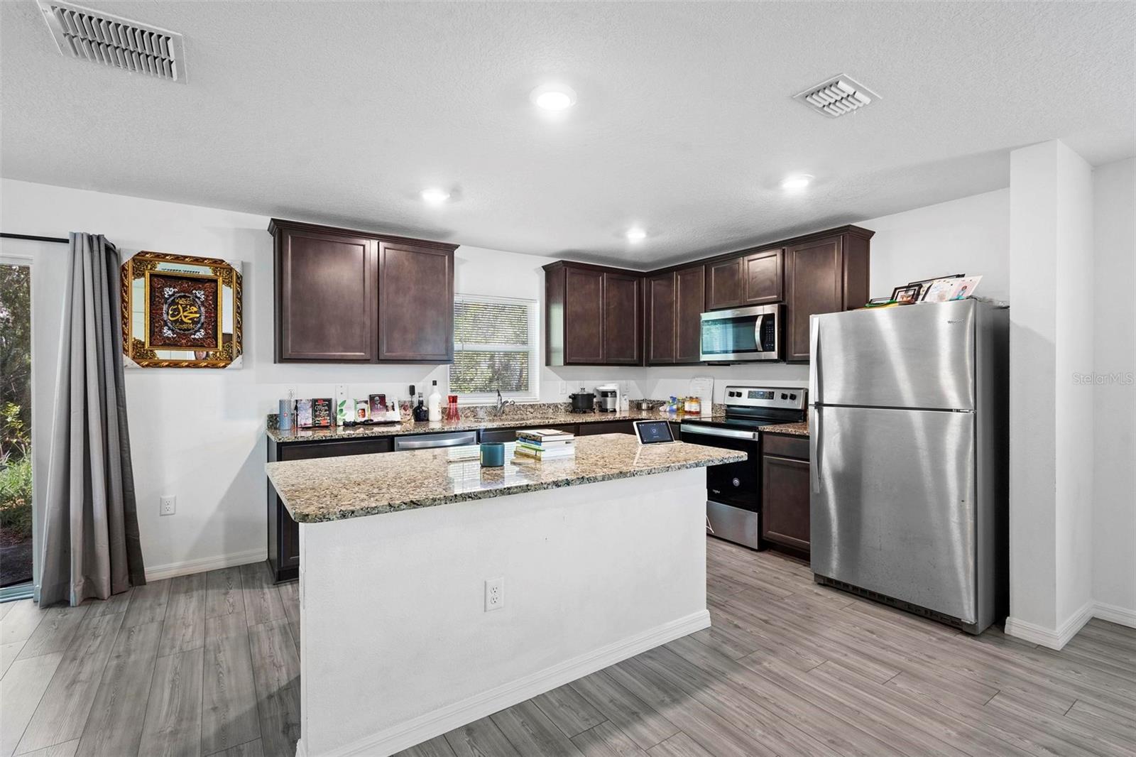 938 MANSFIELD RD, TAVARES, FL, 32778