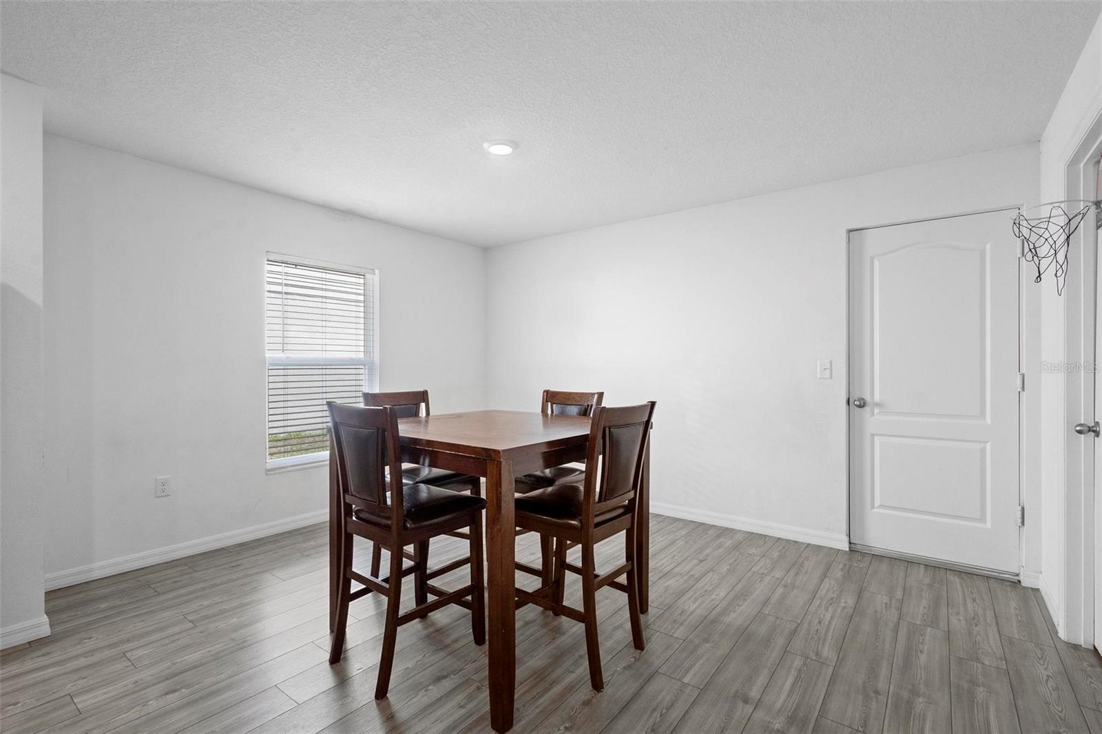 938 MANSFIELD RD, TAVARES, FL, 32778