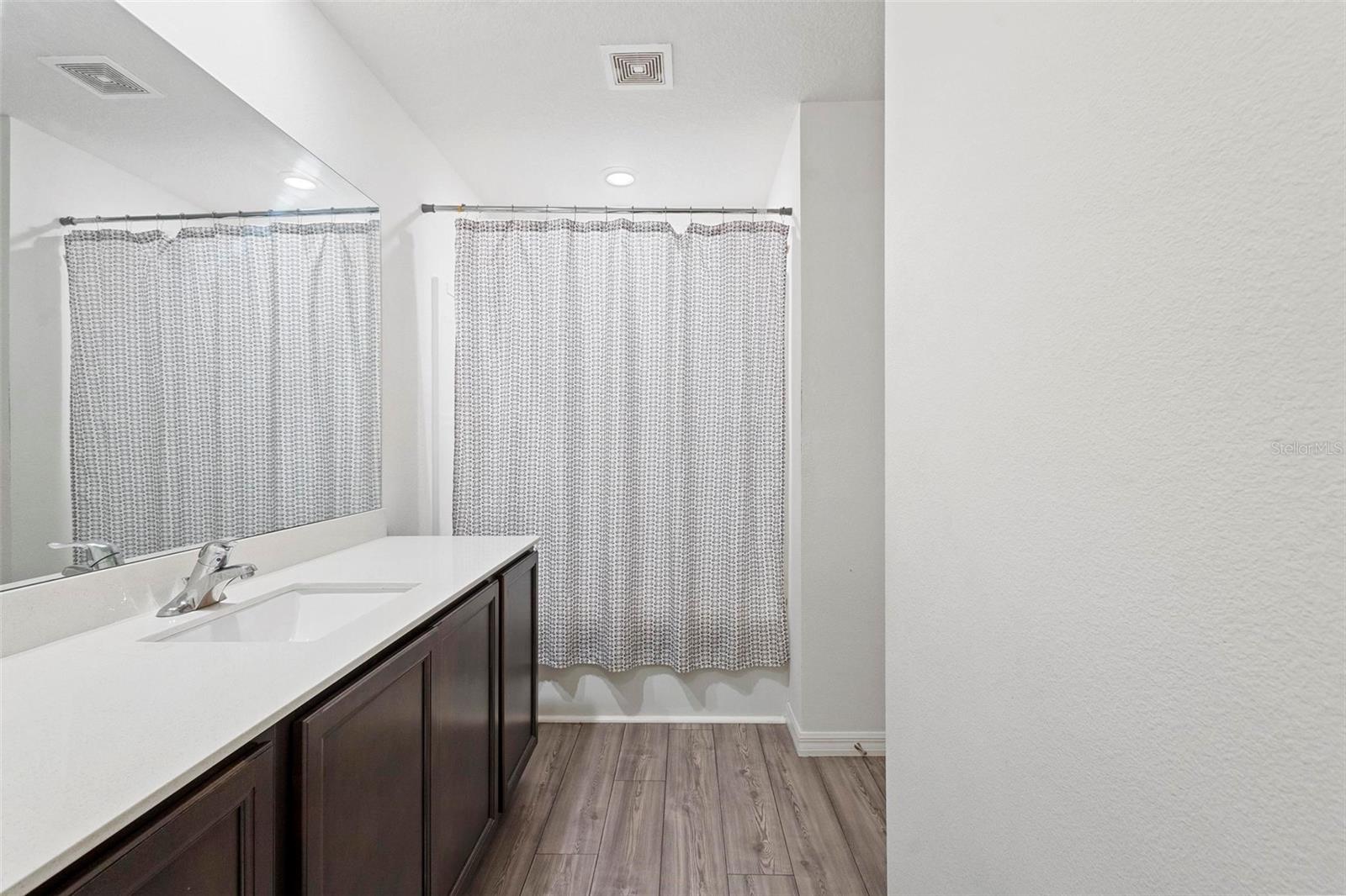 938 MANSFIELD RD, TAVARES, FL, 32778