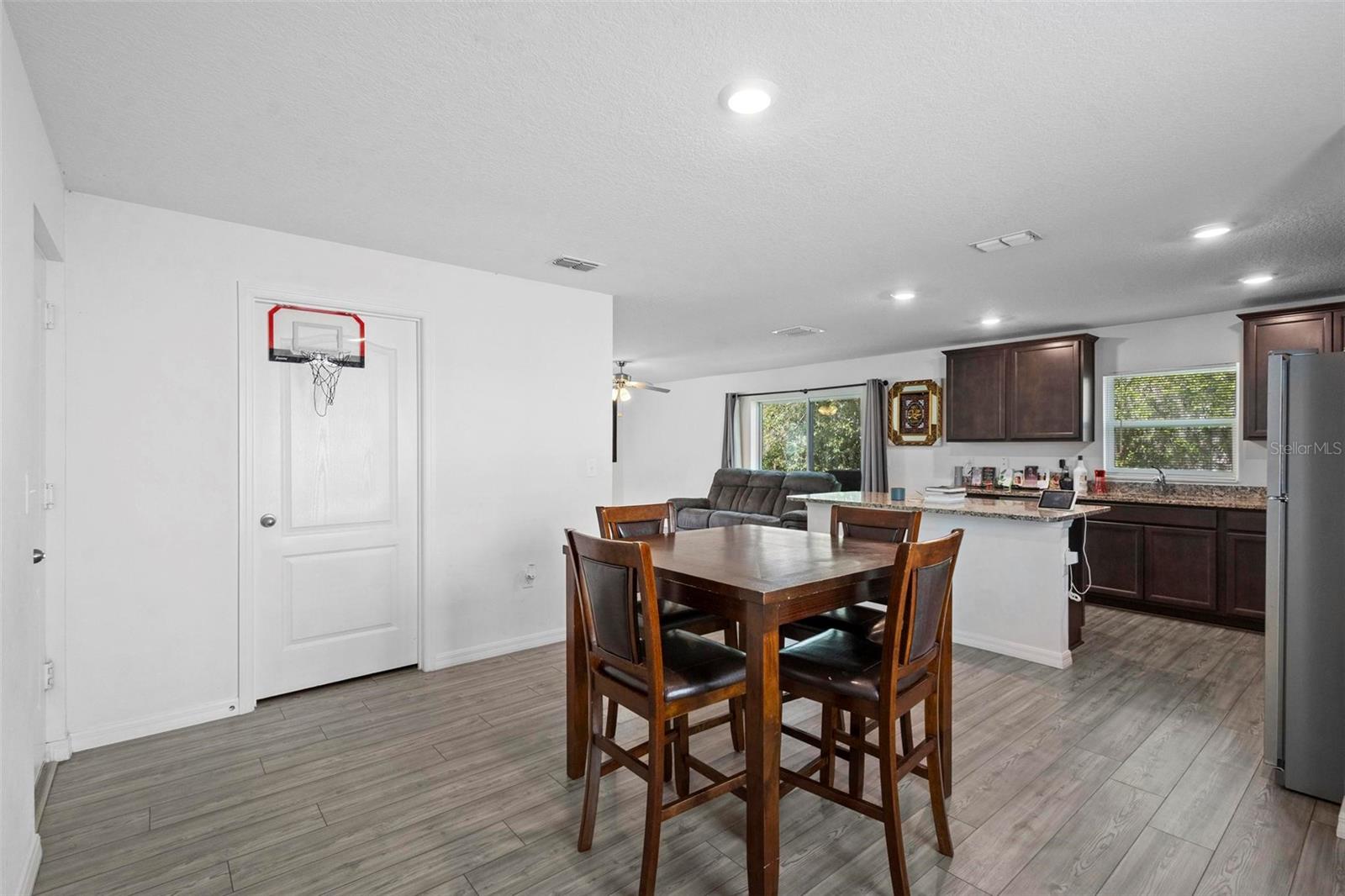 938 MANSFIELD RD, TAVARES, FL, 32778