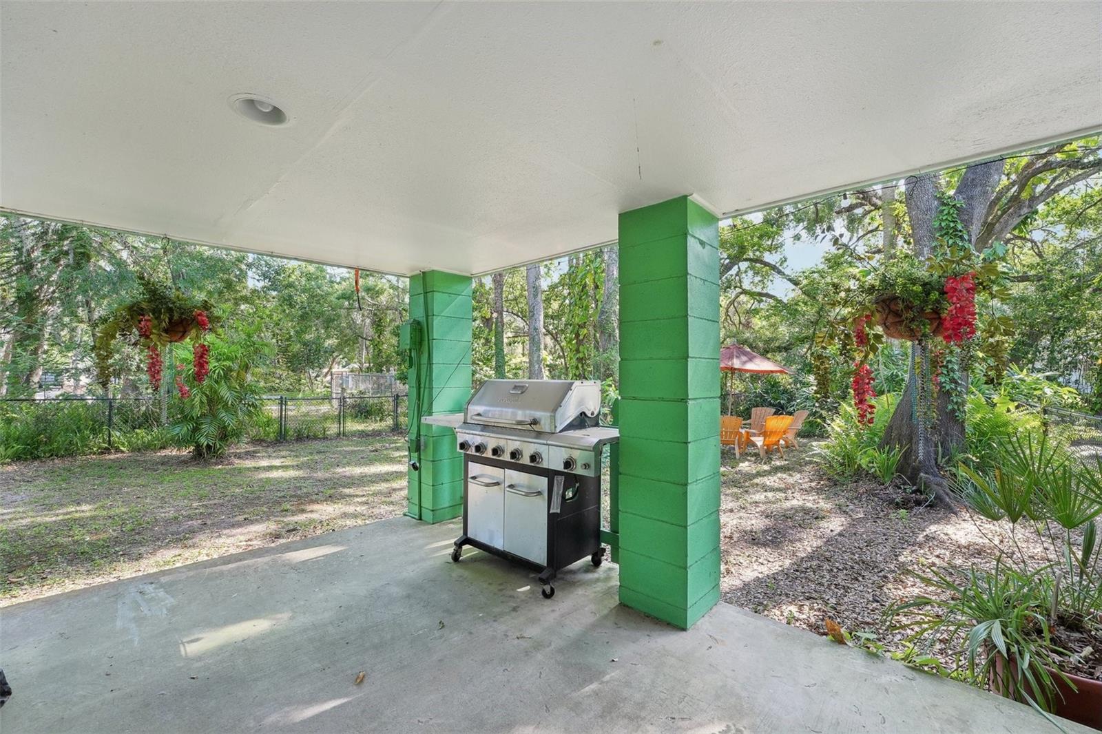 8614 HIBISCUS DR, TAMPA, FL, 33637