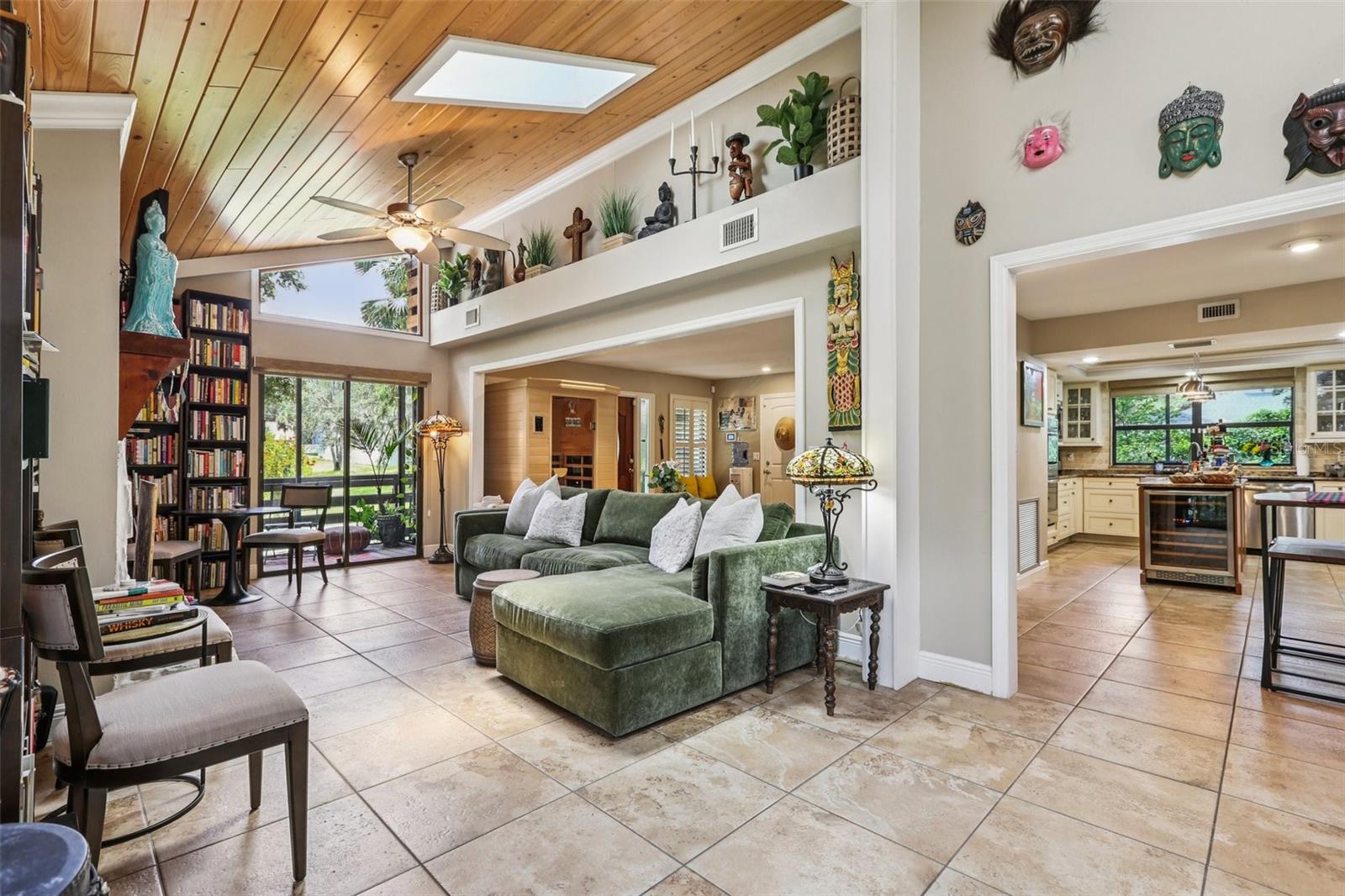 8614 HIBISCUS DR, TAMPA, FL, 33637