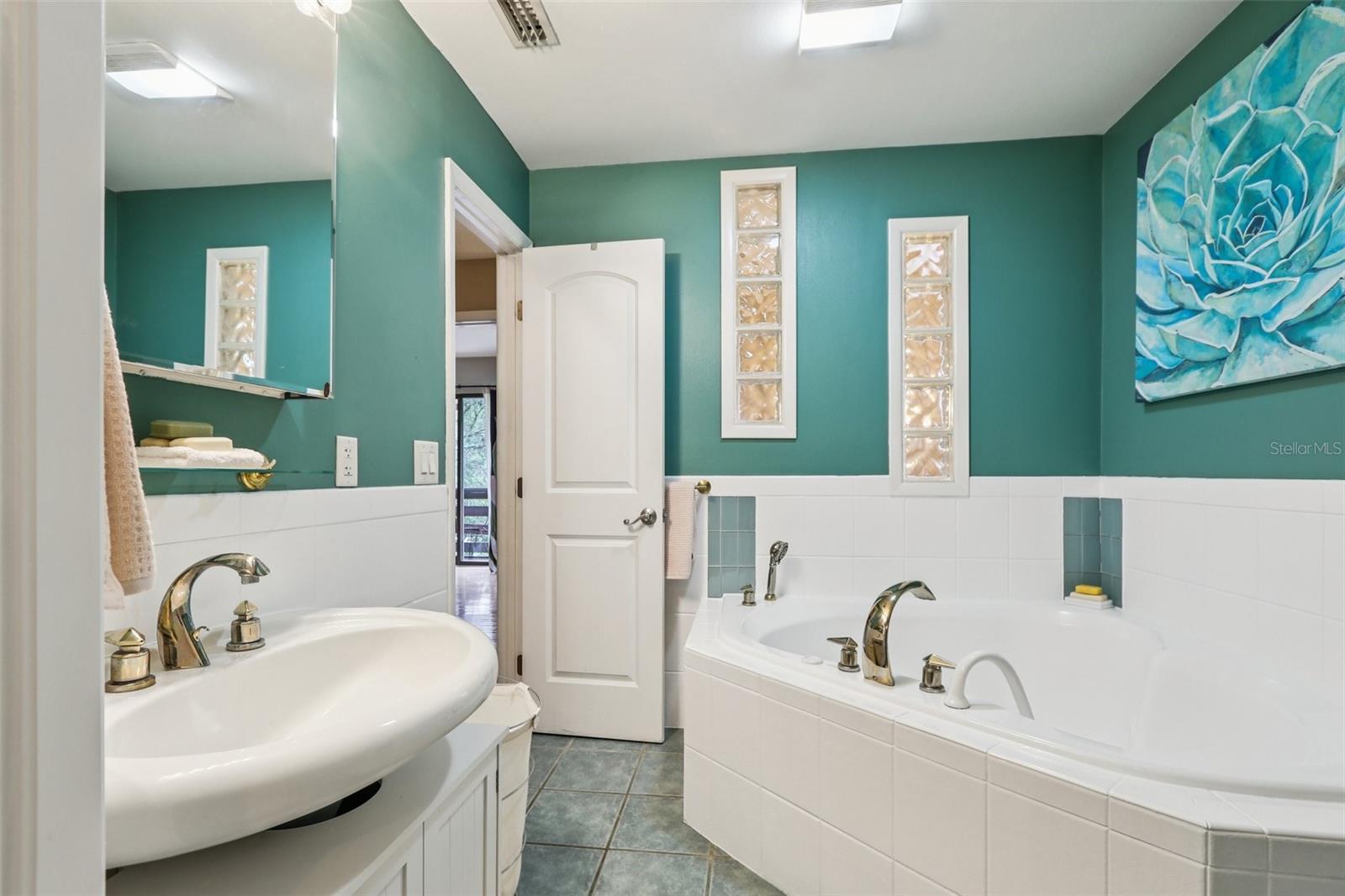 8614 HIBISCUS DR, TAMPA, FL, 33637