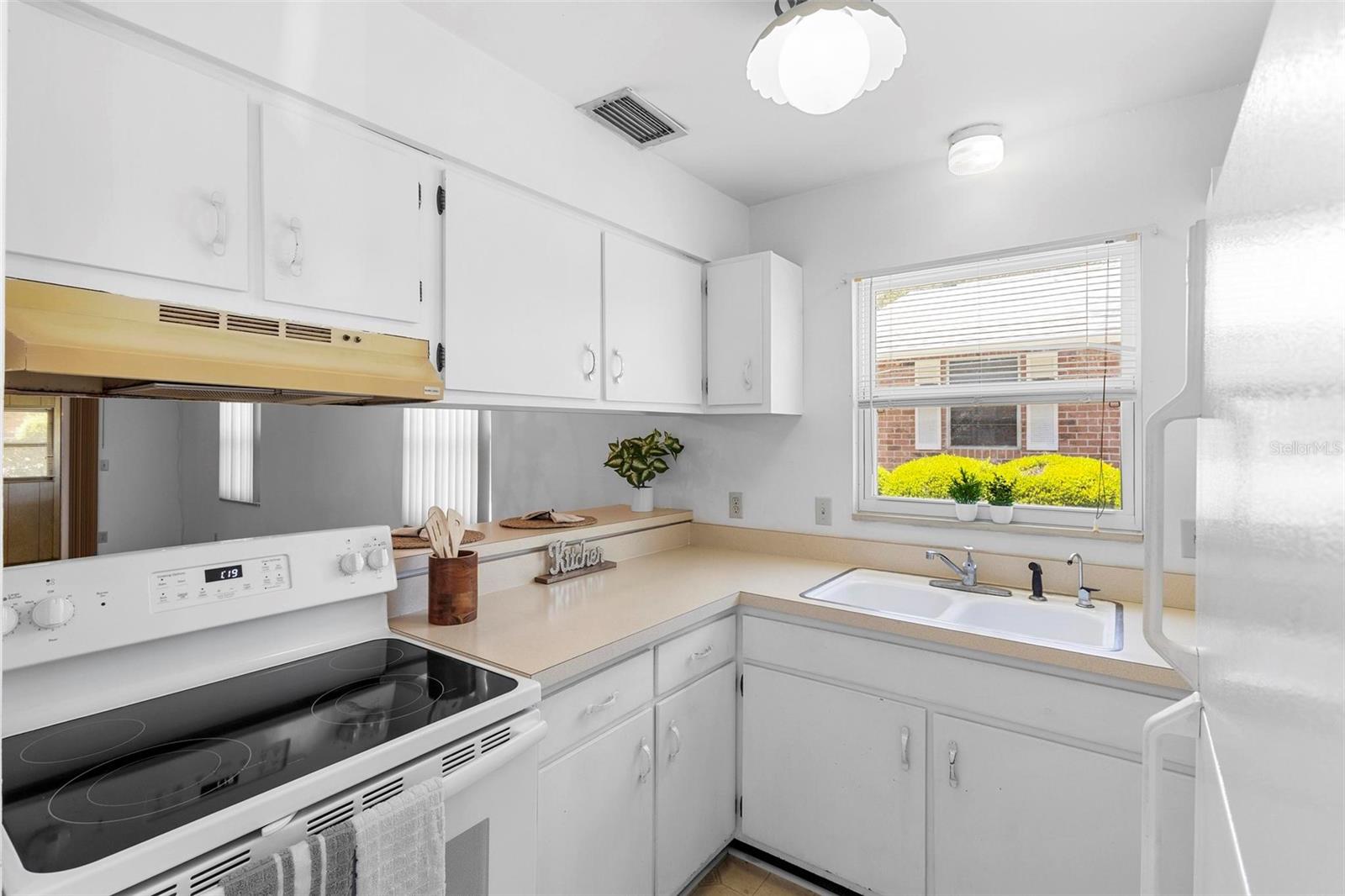 3 FAIRWAY CT, DELAND, FL, 32724