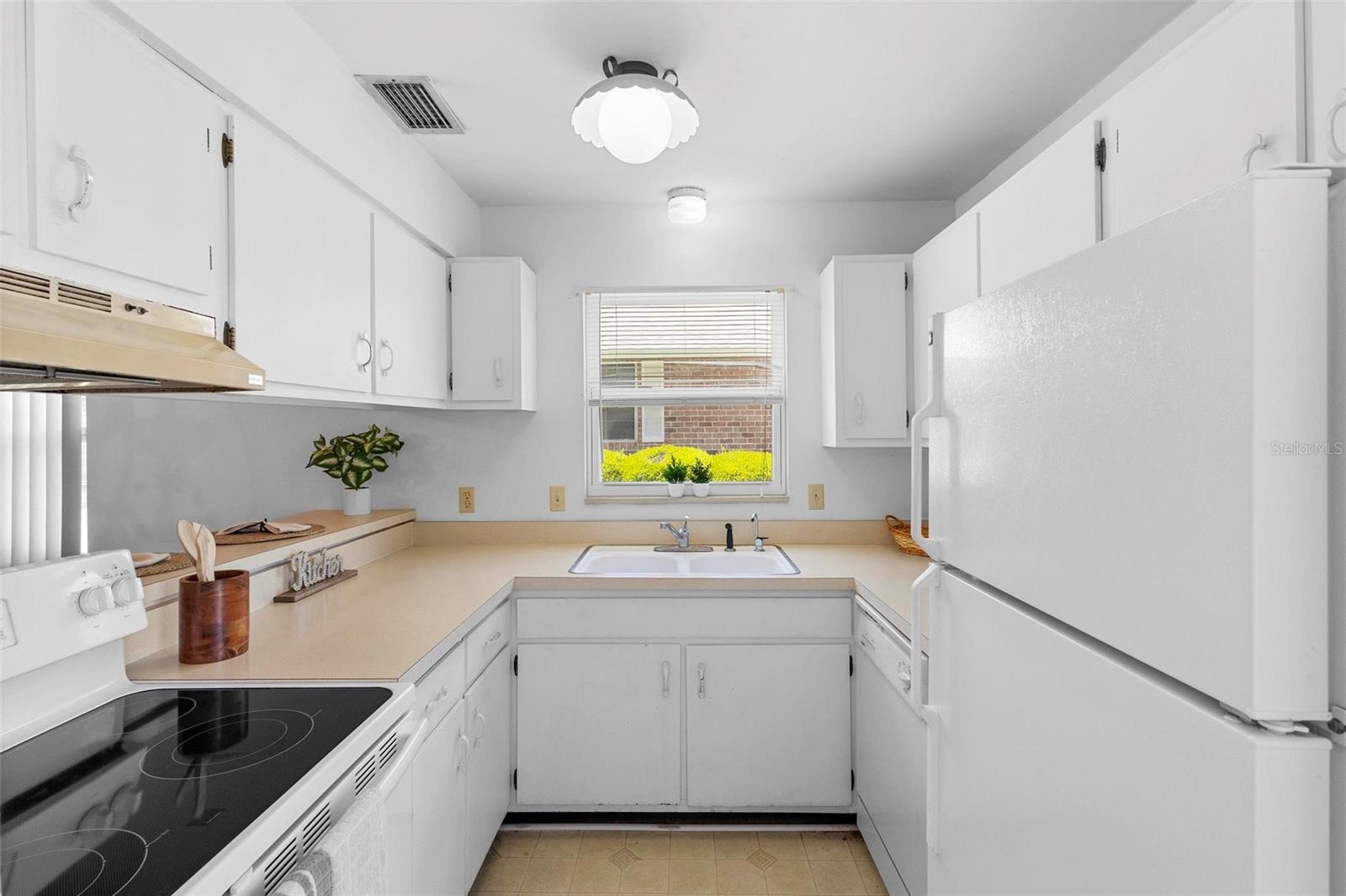 3 FAIRWAY CT, DELAND, FL, 32724