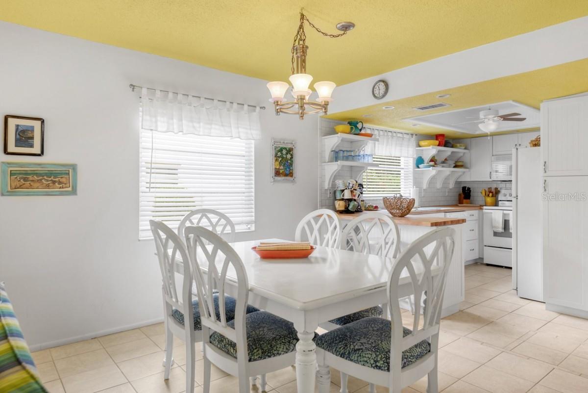 600 MANATEE AVE #124, HOLMES BEACH, FL, 34217