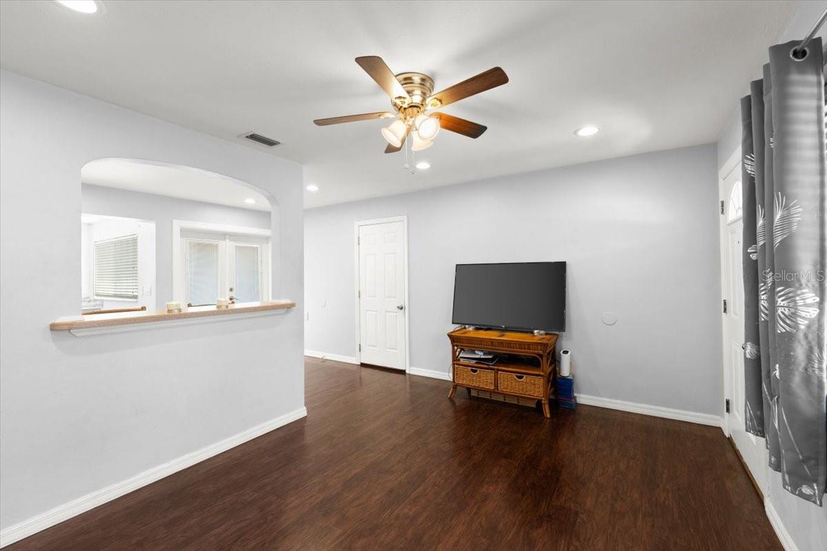 1159 TROPICAL PARK DR, DAYTONA BEACH, FL, 32117