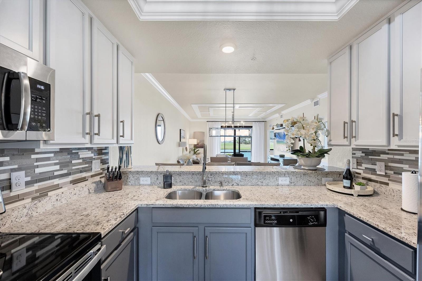 5624 PALMER CIR #105, BRADENTON, FL, 34211