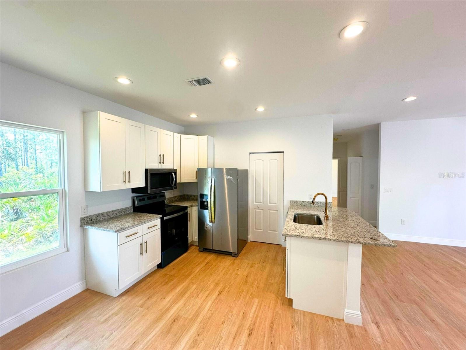 8297 STRASSE BLVD, PUNTA GORDA, FL, 33982