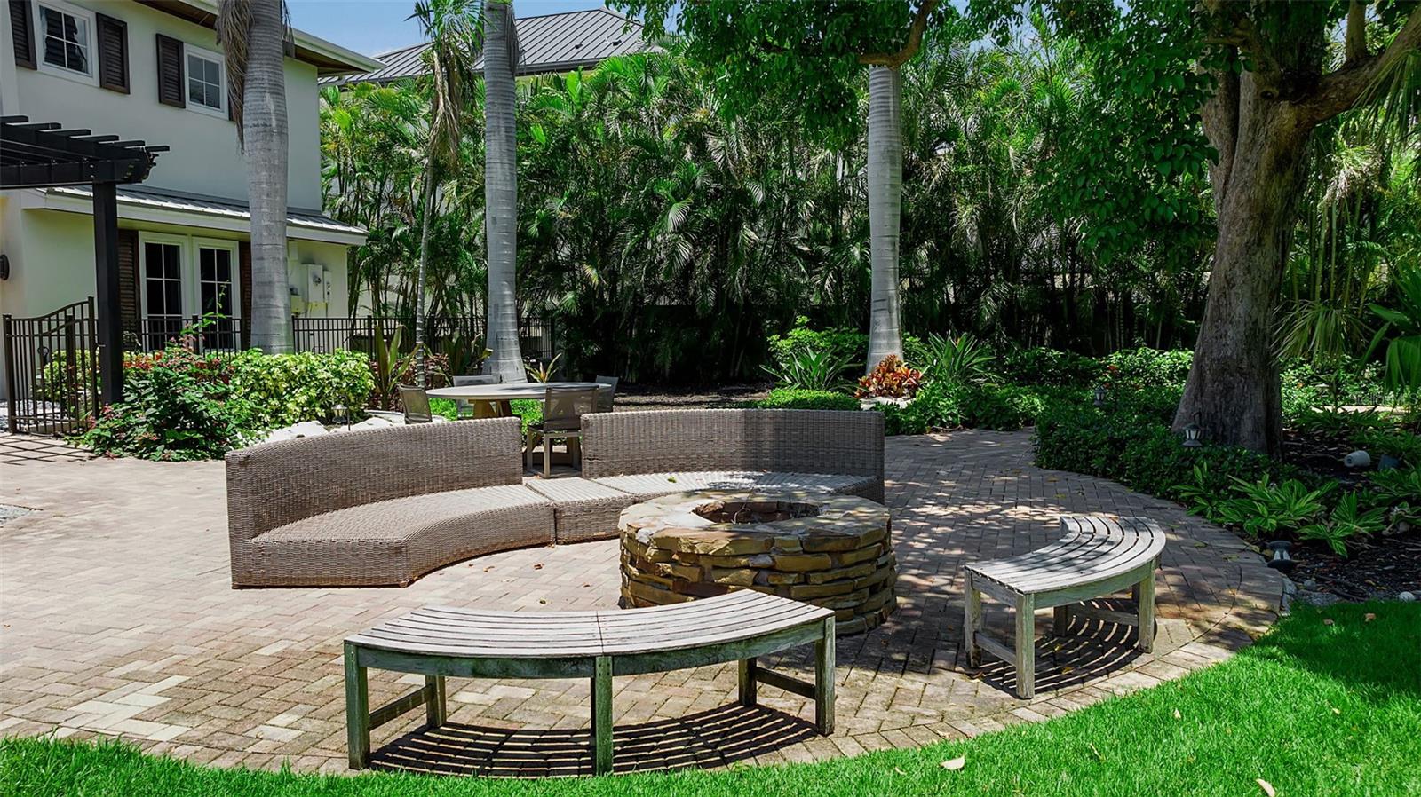 A4649531 Property Photo