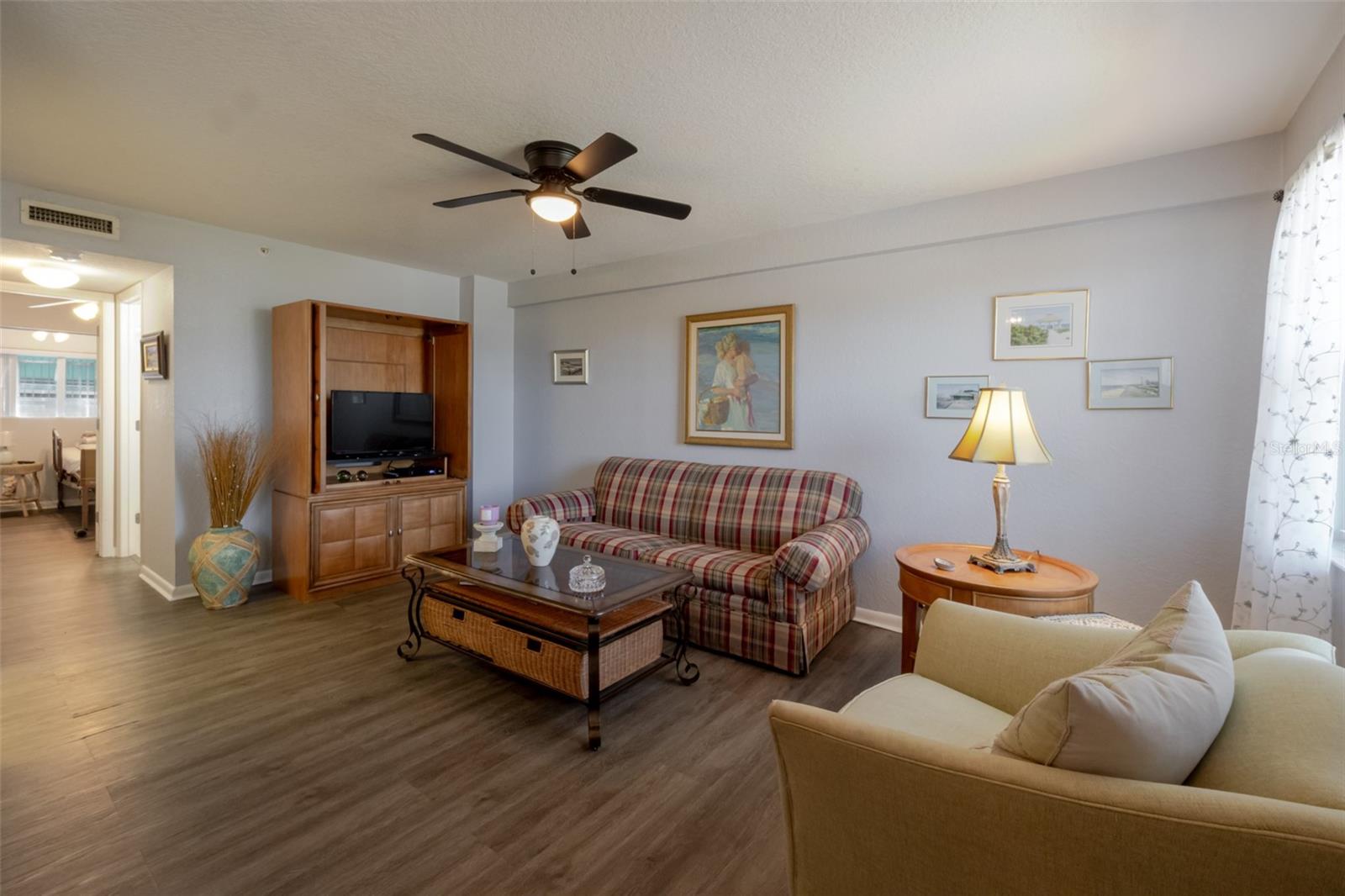 TB8376370 Property Photo