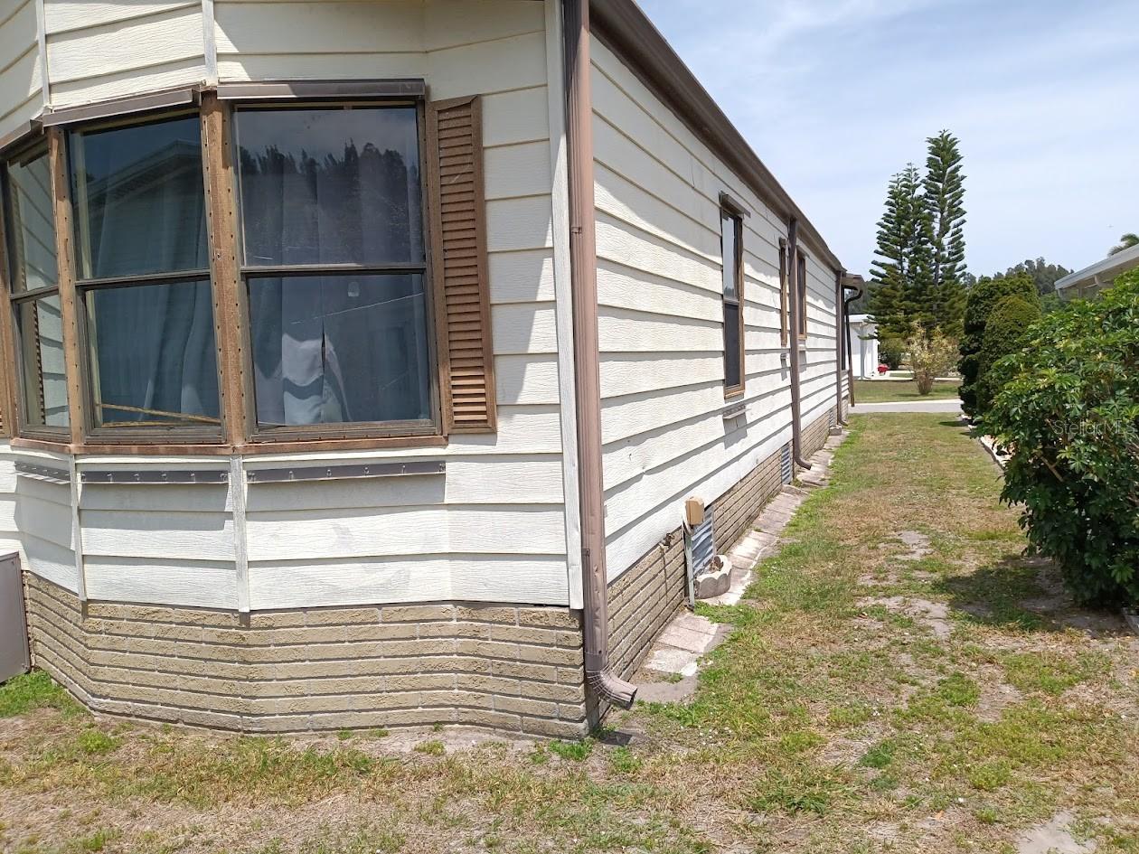 421 AVOCADO DR, BAREFOOT BAY, FL, 32976