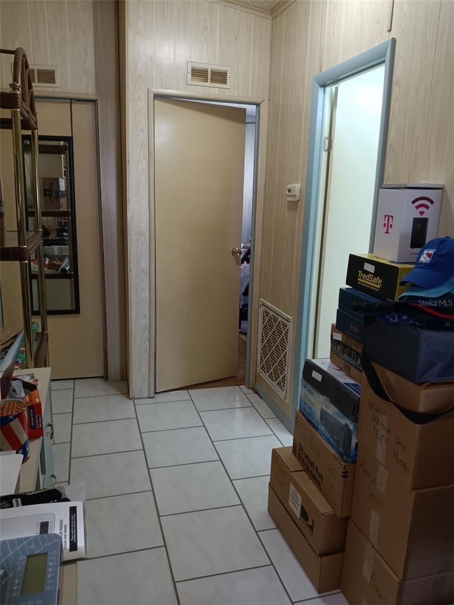 421 AVOCADO DR, BAREFOOT BAY, FL, 32976