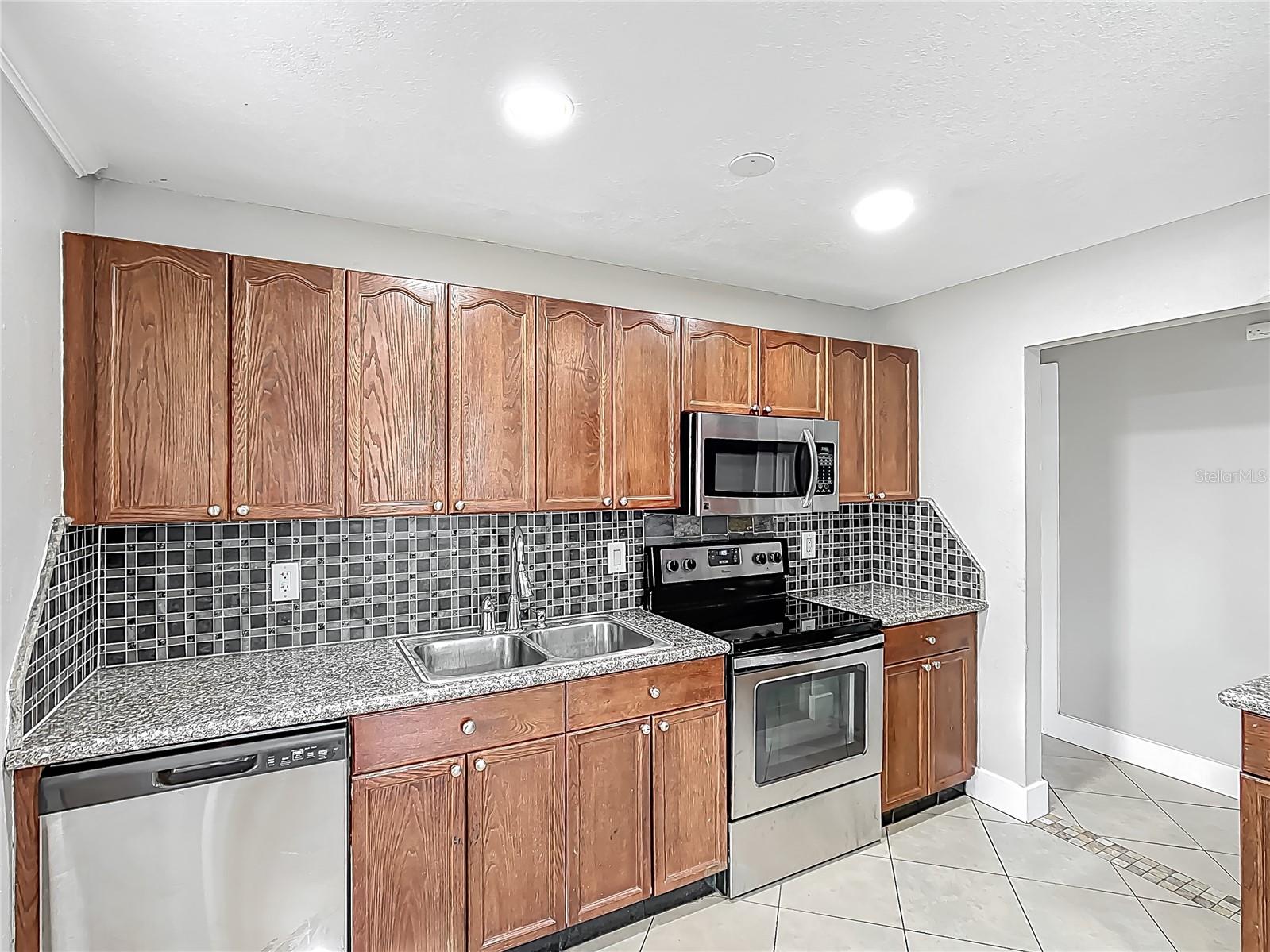 3702 W REYNOLDS ST, PLANT CITY, FL, 33563